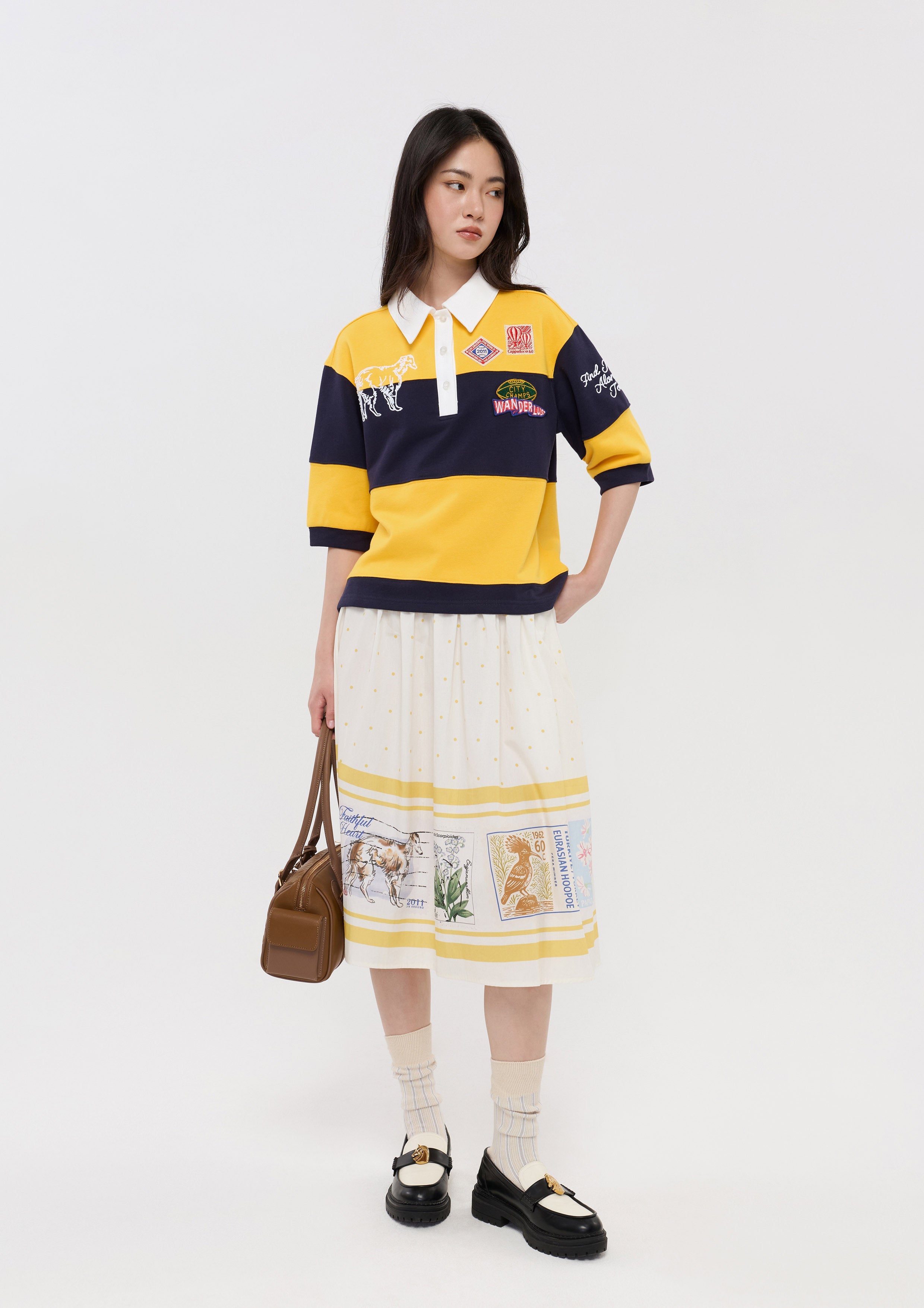 เสื้อโปโลลายทางปักลายแต่งแพทช์ คอลเลกชัน The Wandering Remix