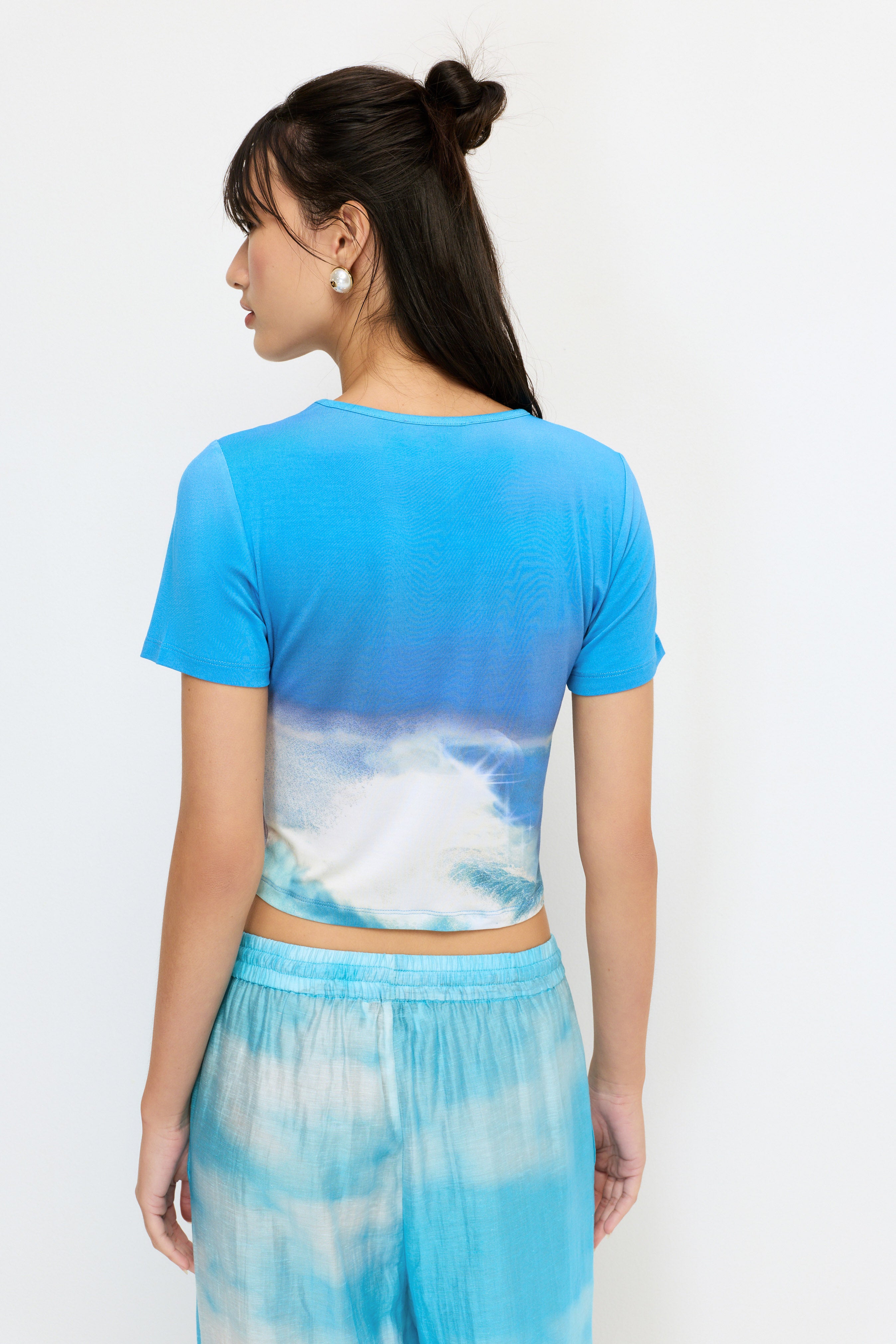 เสื้อยืดครอปพิมพ์ลาย คอลเลกชัน You Deserve a Break