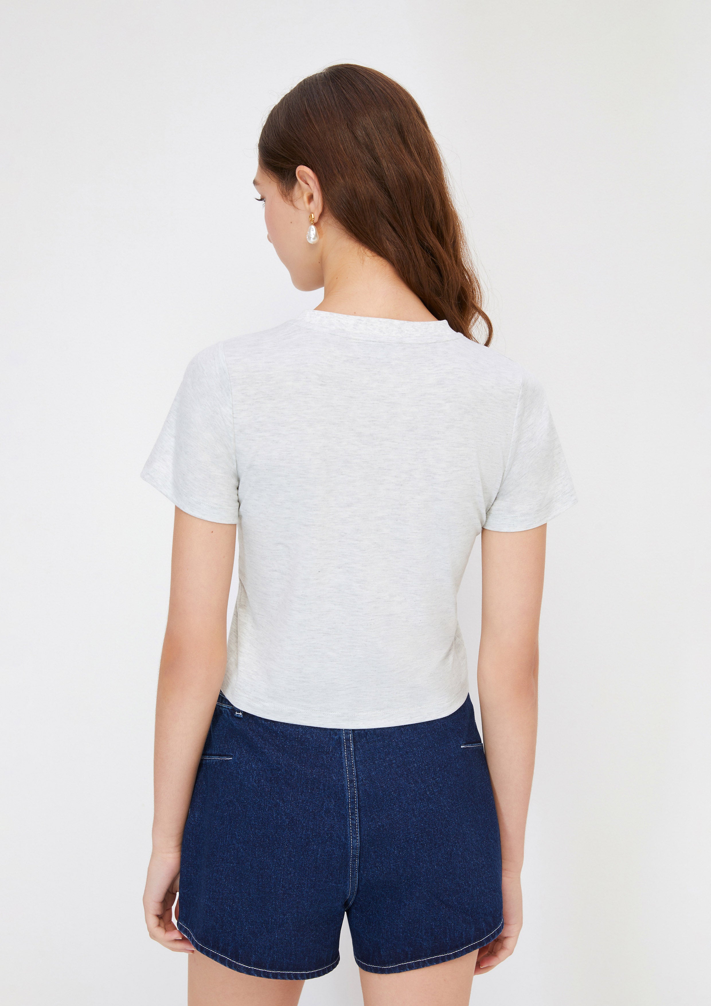 เสื้อยืดครอปแขนสั้นพิมพ์ลาย คอลเลกชัน Artic Noir