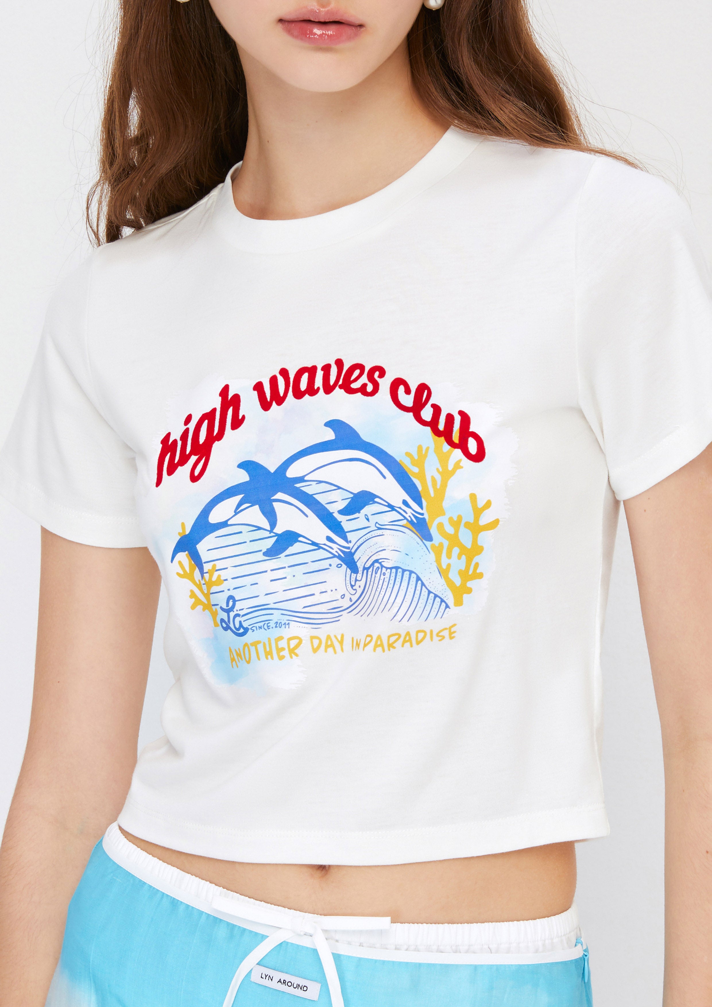 เสื้อยืดครอปแขนสั้นพิมพ์ลาย คอลเลกชัน Artic Noir