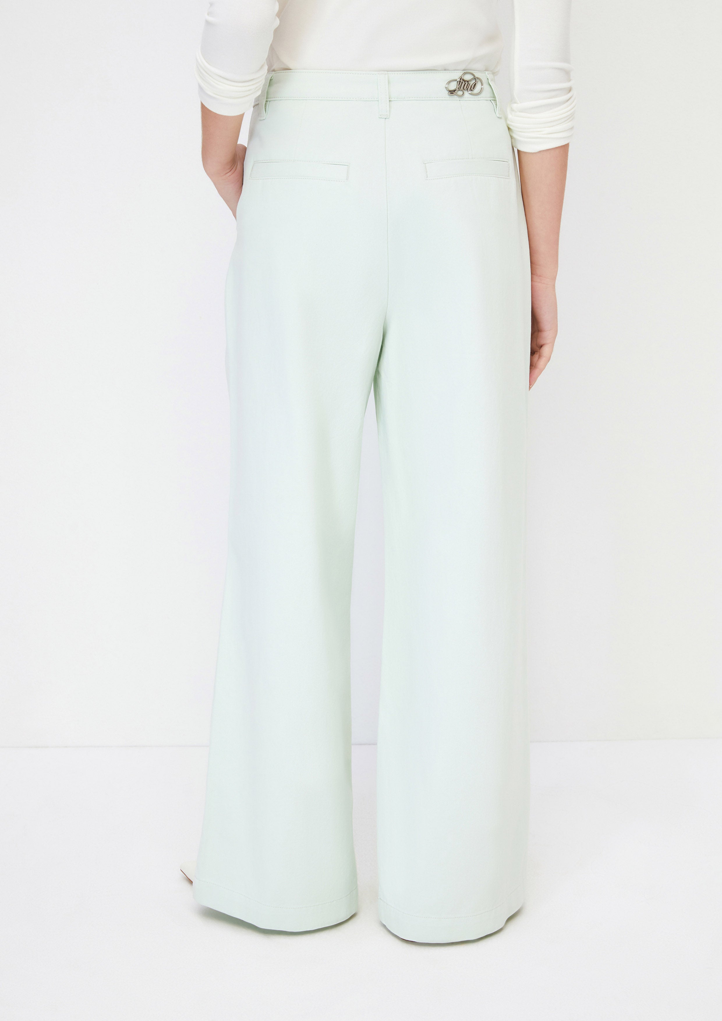 กางเกงขายาวจับพลีท คอลเลกชัน Melting Bloom