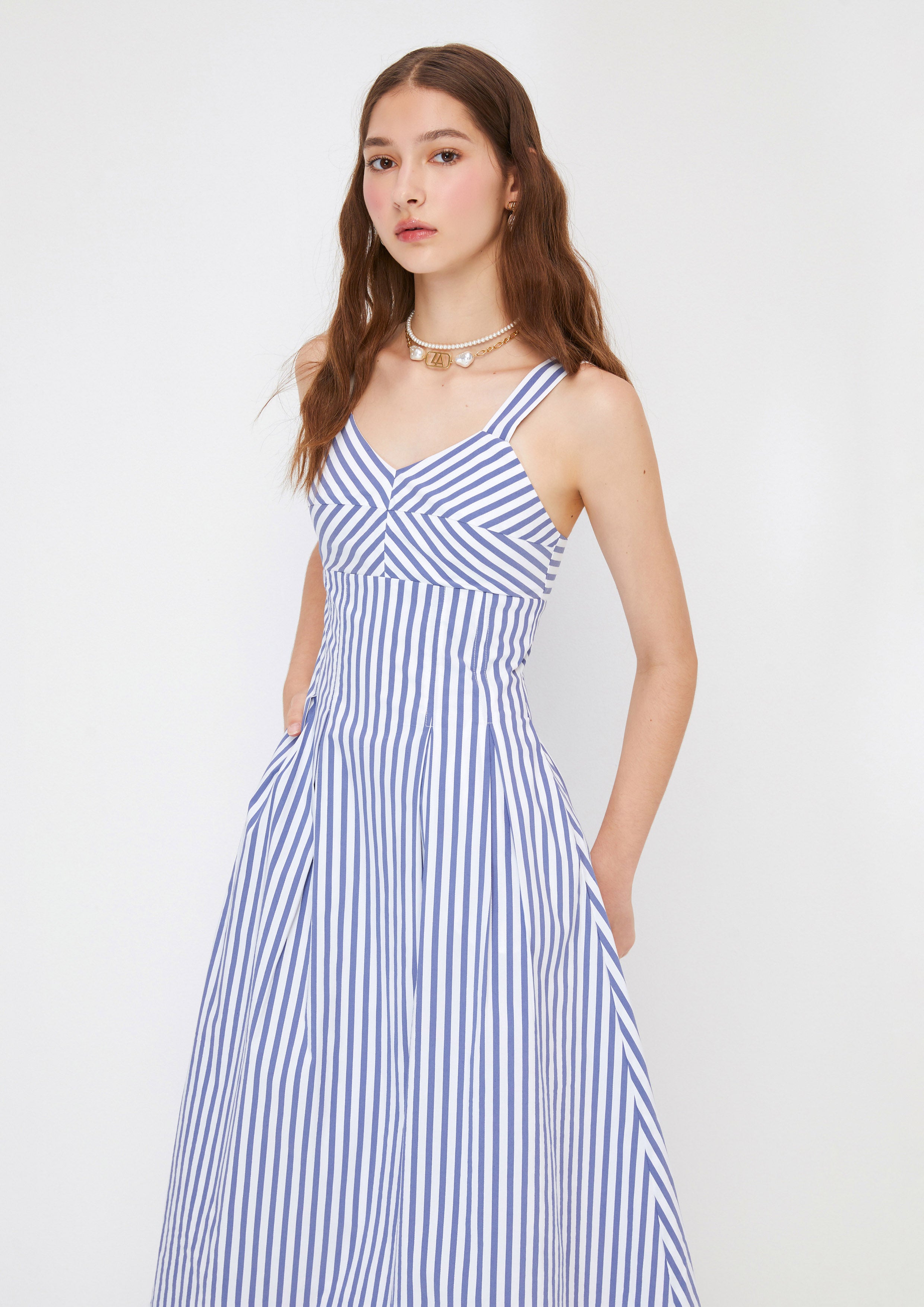 เดรสยาวสายเดี่ยวลายทาง คอลเลกชัน You Deserve a Break