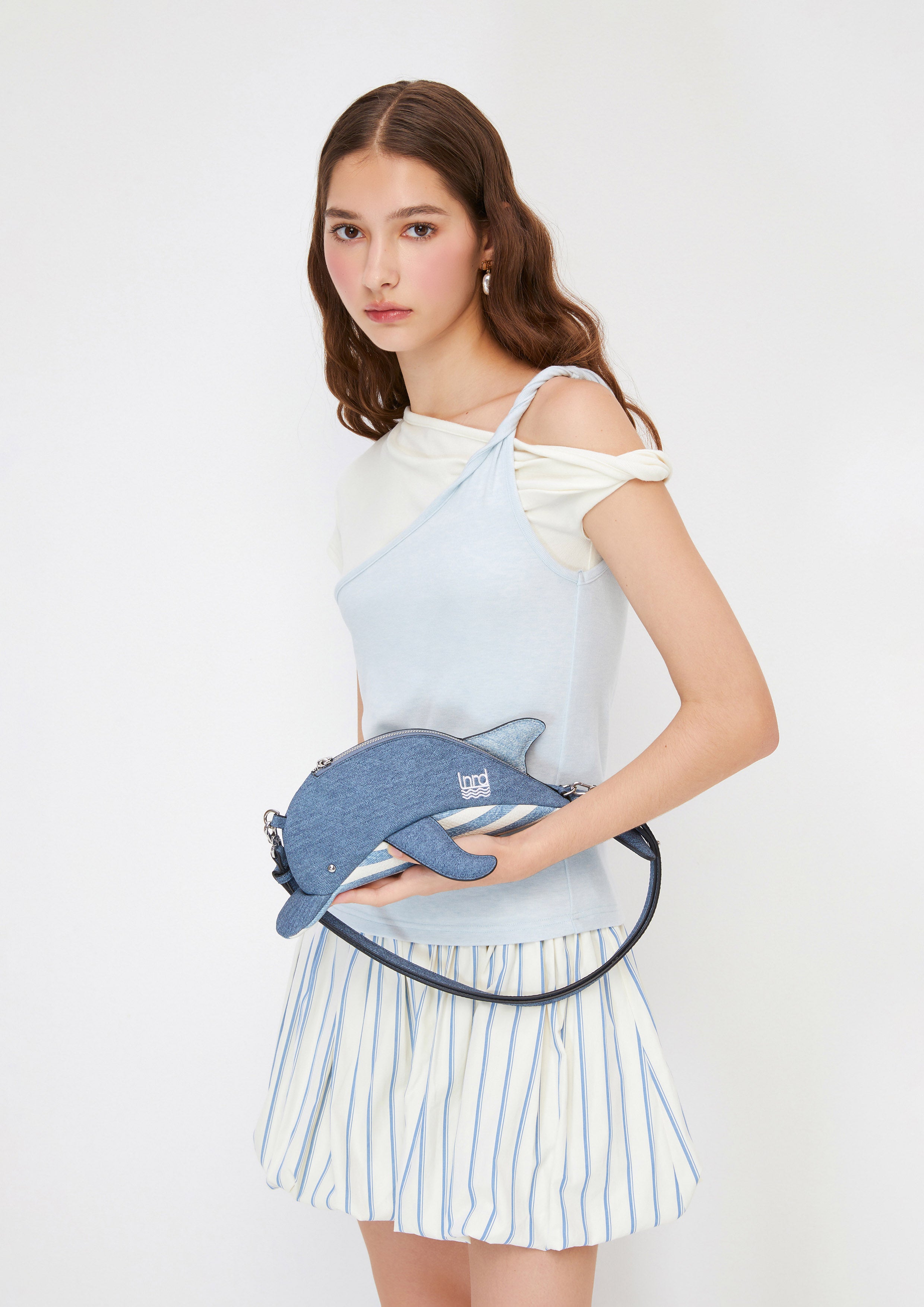 เดรสสั้นเลเยอร์ไหล่เดี่ยว คอลเลกชัน Crystaline