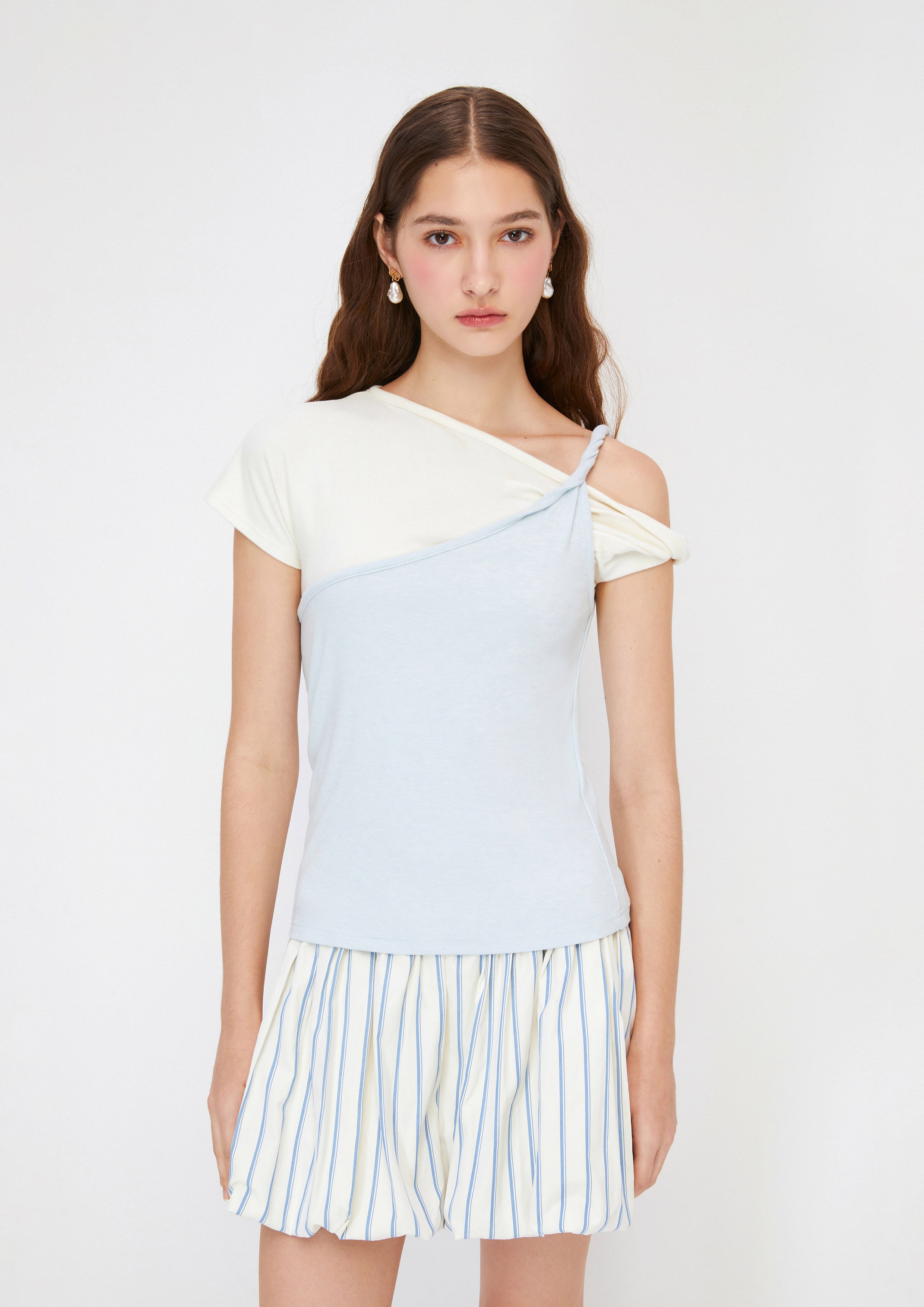 เดรสสั้นเลเยอร์ไหล่เดี่ยว คอลเลกชัน Crystaline