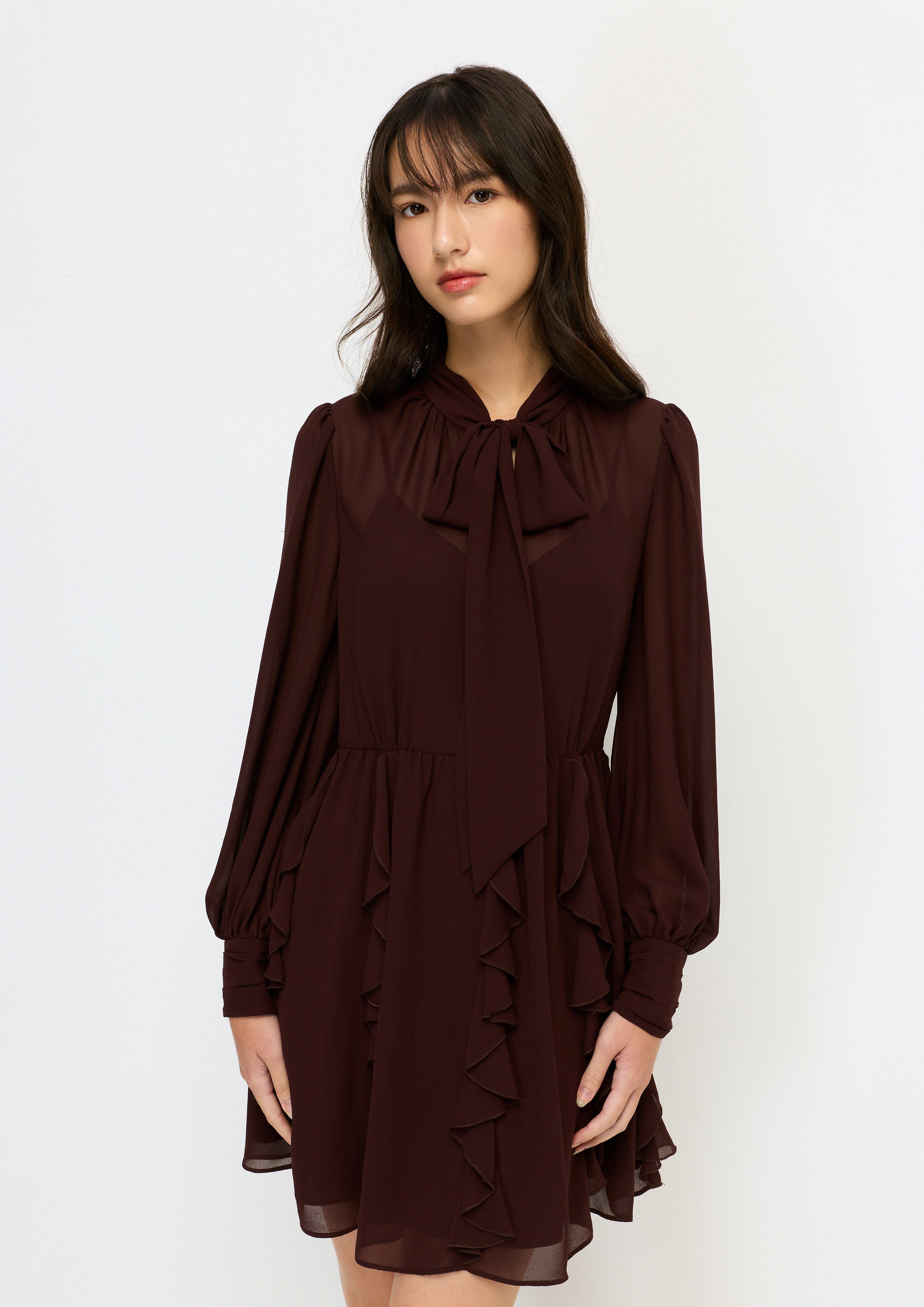 เดรสสั้นกระโปรงแต่งระบาย คอลเลกชัน Aurora Veil