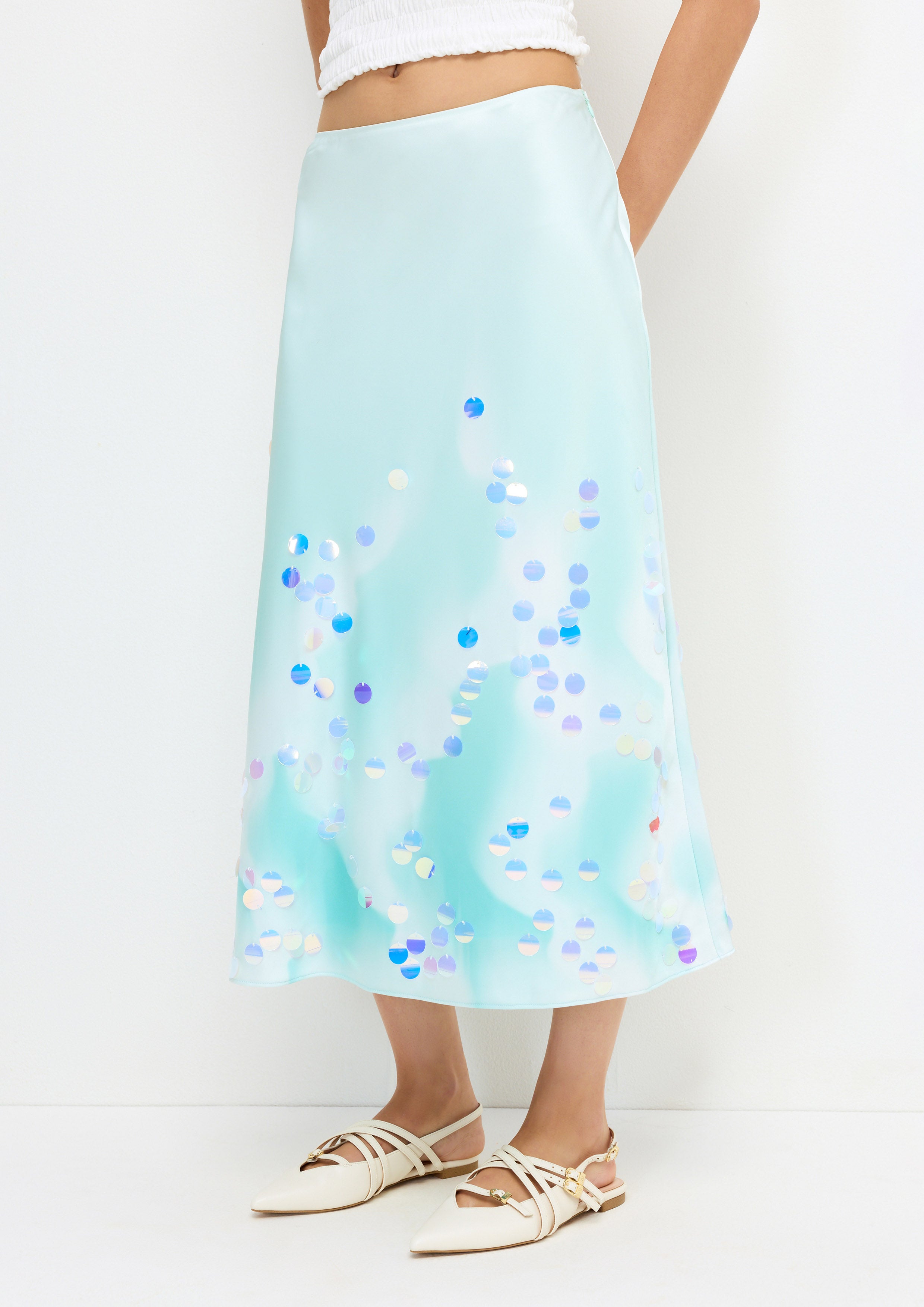 กระโปรงยาวแต่งเลื่อม คอลเลกชัน Aurora Veil