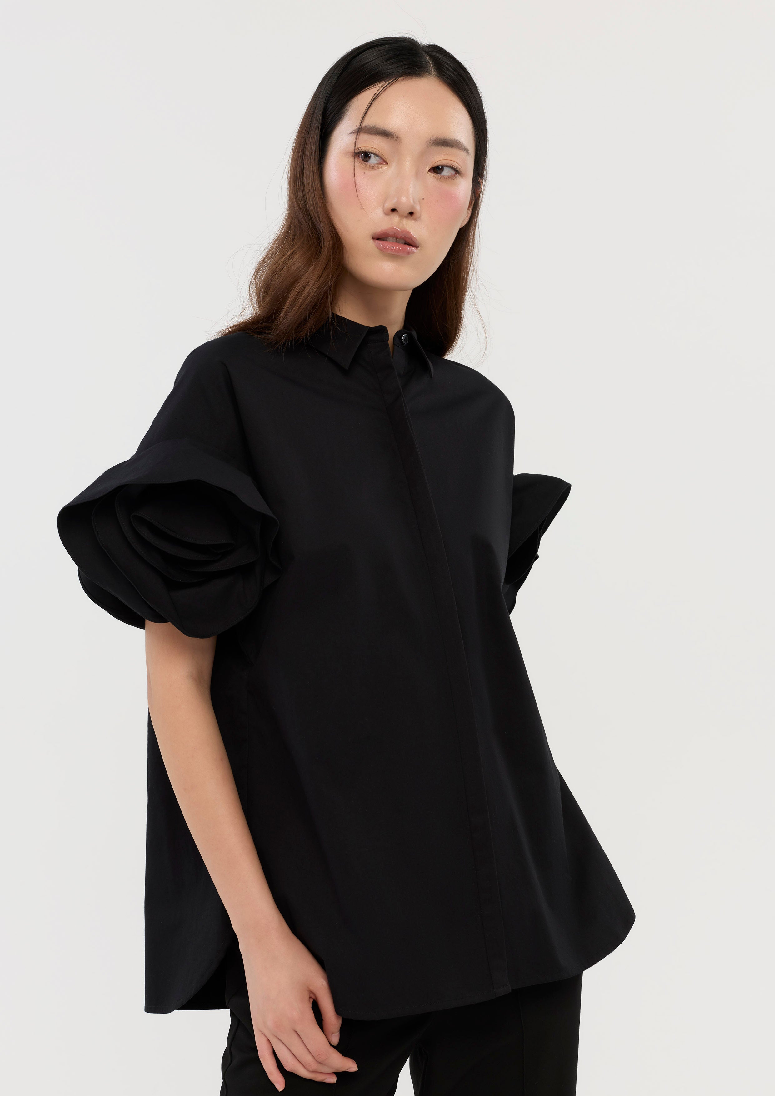 เสื้อเชิ้ตแขนเสื้อแต่งดอกกุหลาบ คอลเลกชัน Opium