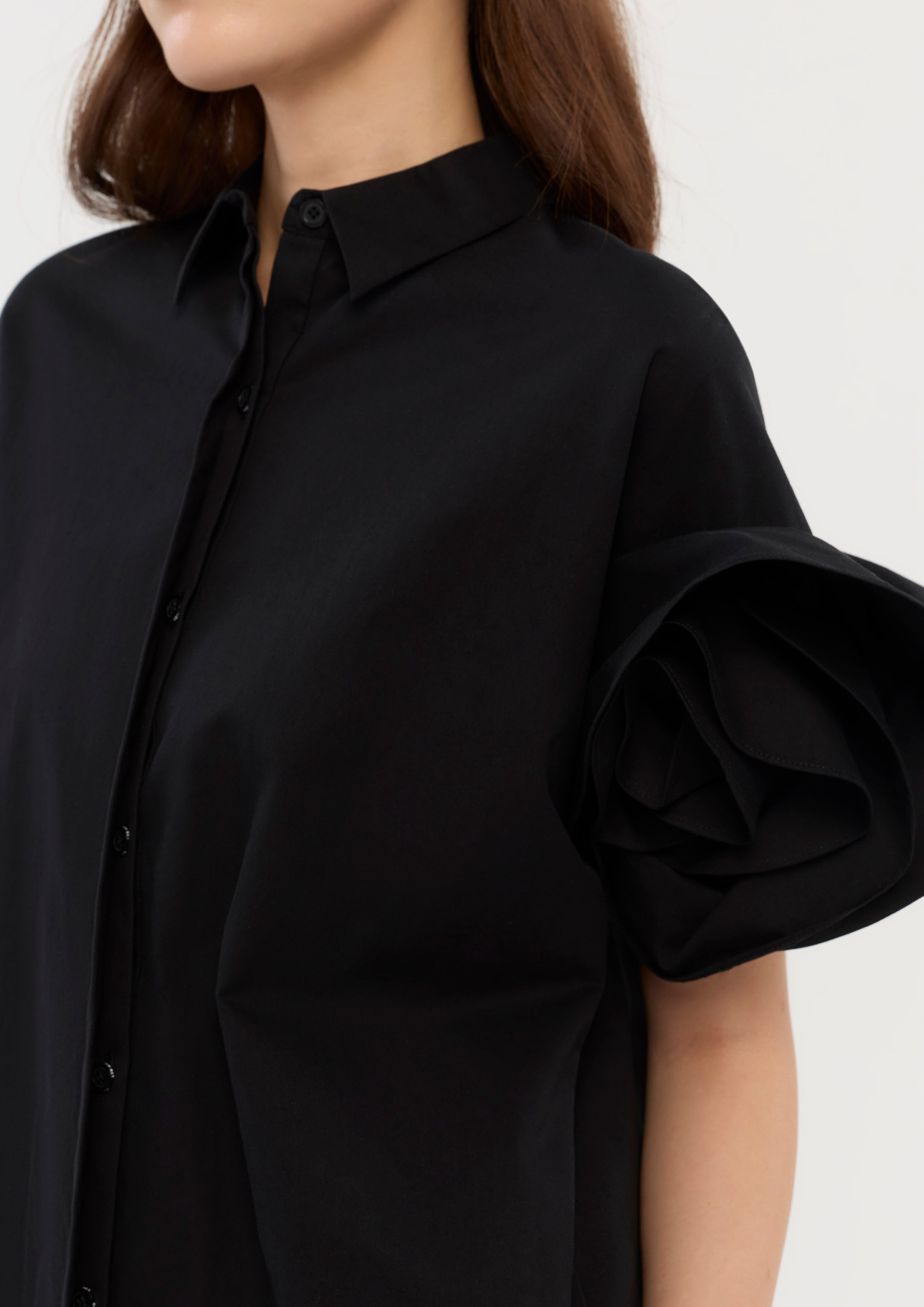 เสื้อเชิ้ตแขนเสื้อแต่งดอกกุหลาบ คอลเลกชัน Opium
