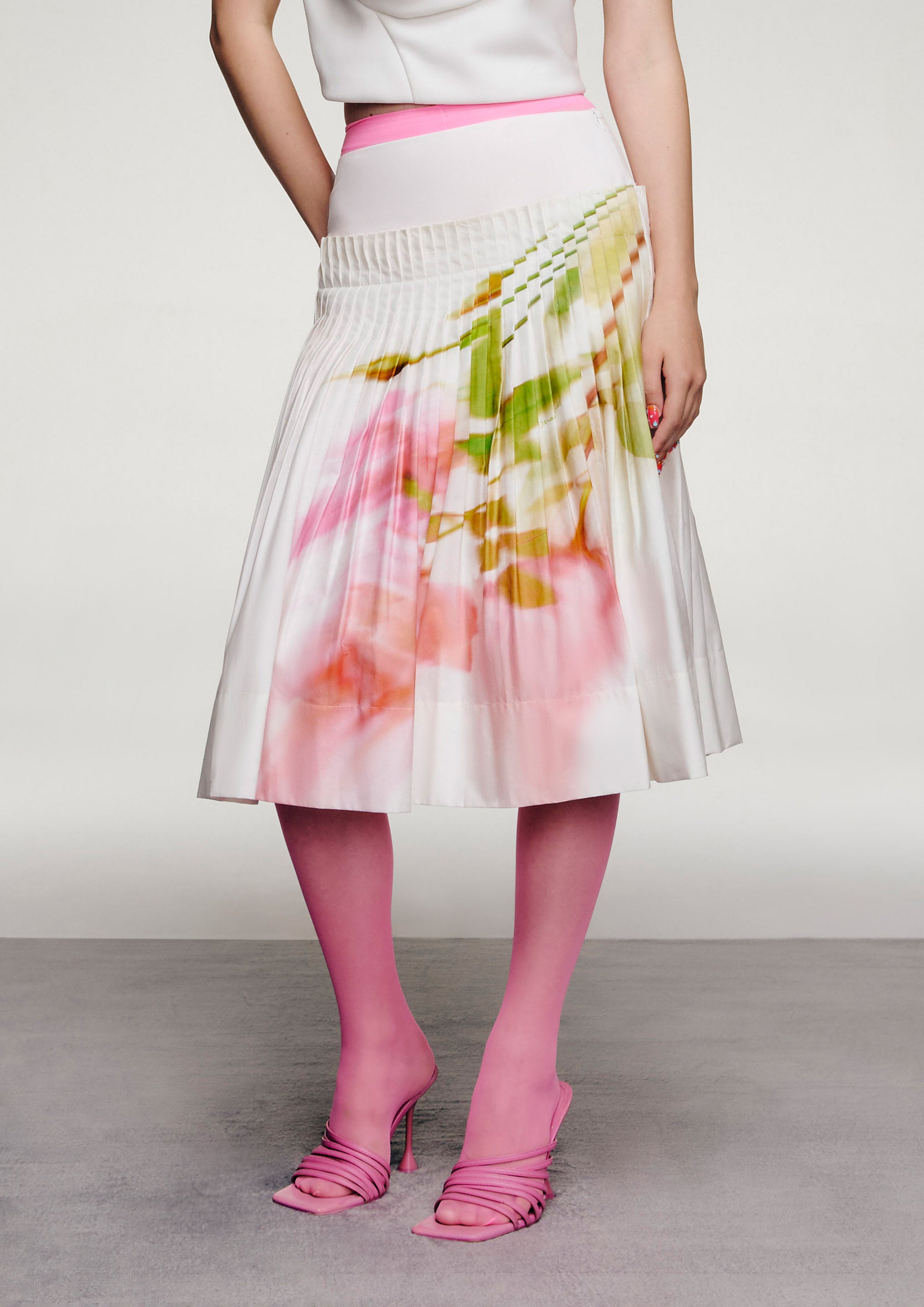 กระโปรงพลีทพิมพ์ลายดอกไม้ คอลเลกชัน Reviere