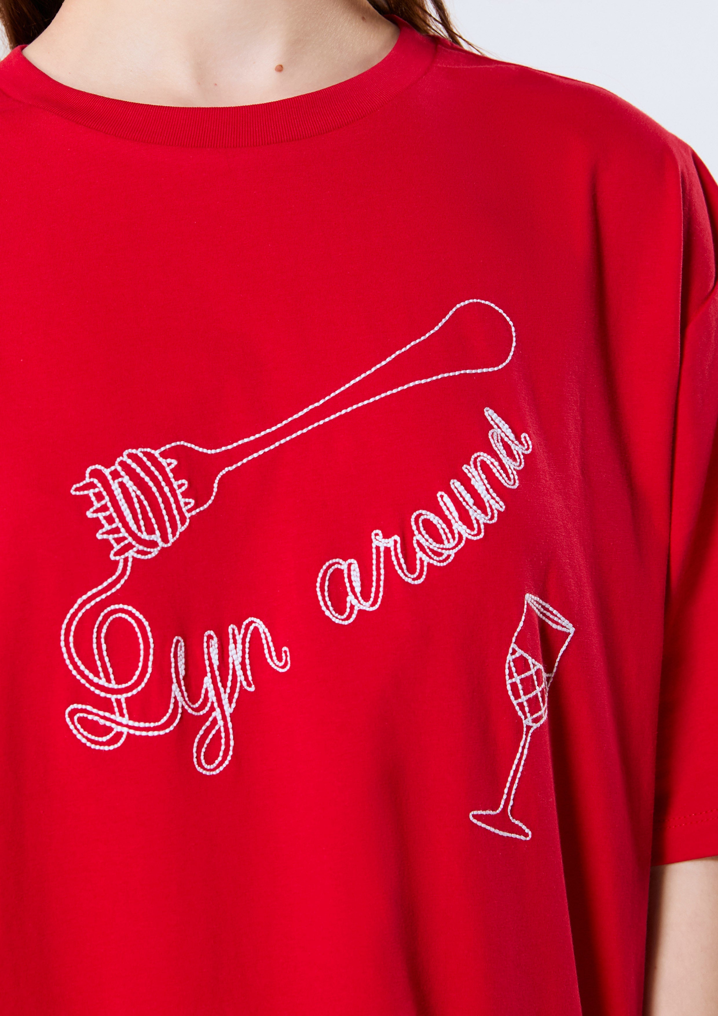 Contrast Embroideried Oversized T-Shirt Chasing the Sun