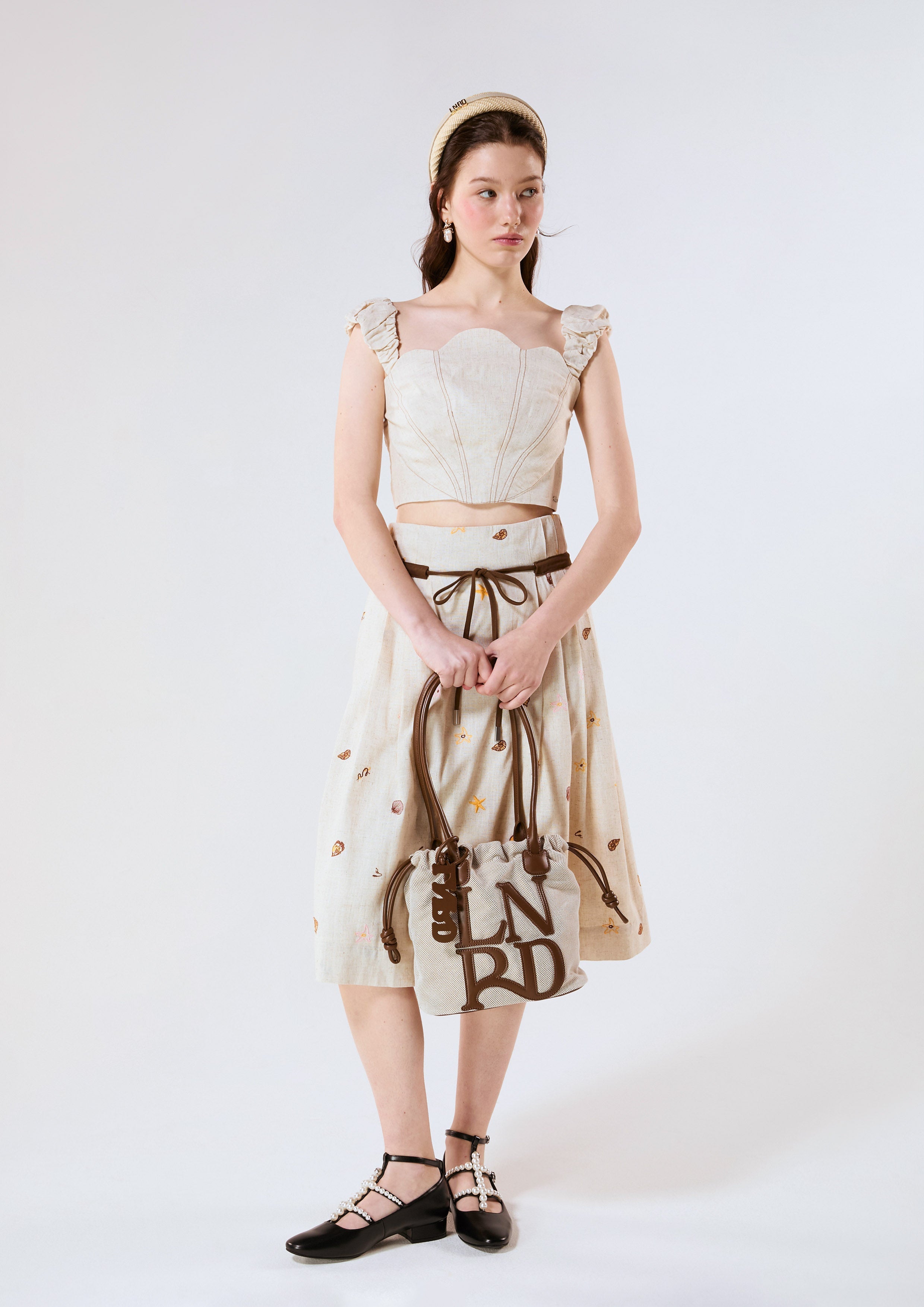 เสื้อครอปสายเสื้อจับย่น คอลเลกชัน Chasing the Sea