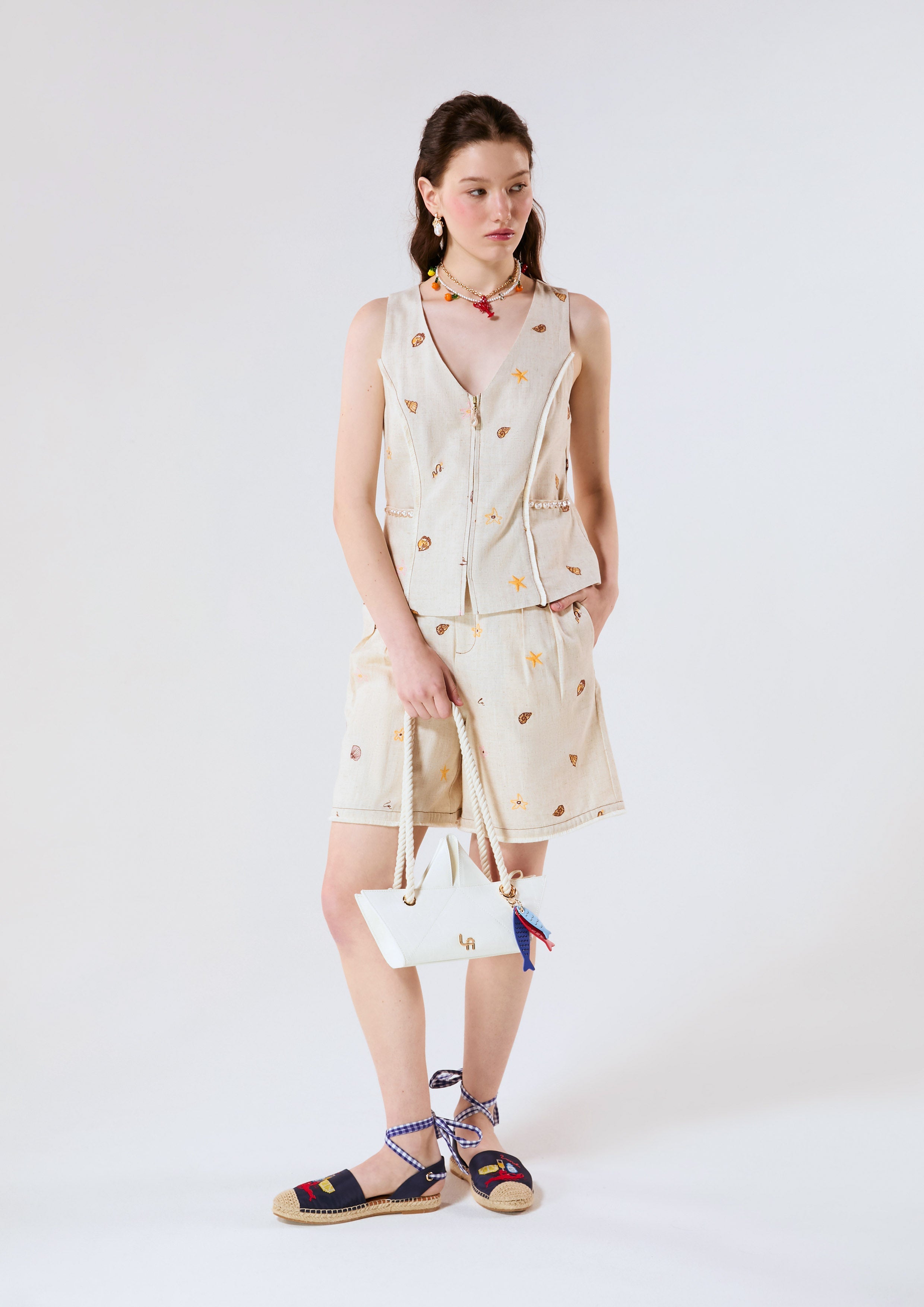 เสื้อกั๊กพิมพ์ลายแต่งซิปหน้า คอลเลกชัน Chasing the Sea