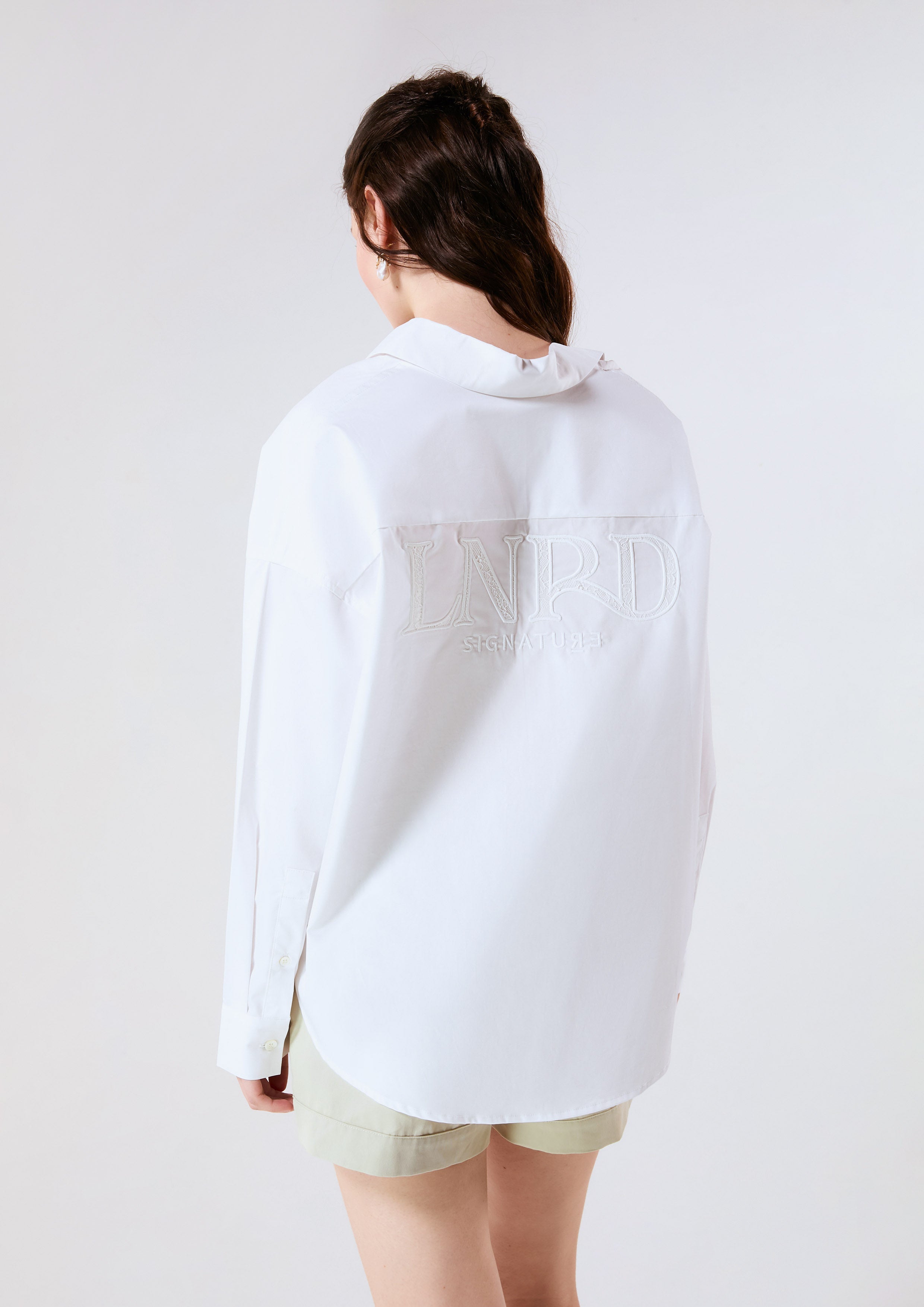 เสื้อเชิ้ตแขนยาวปักโลโก้ คอลเลกชัน LNRD Signature