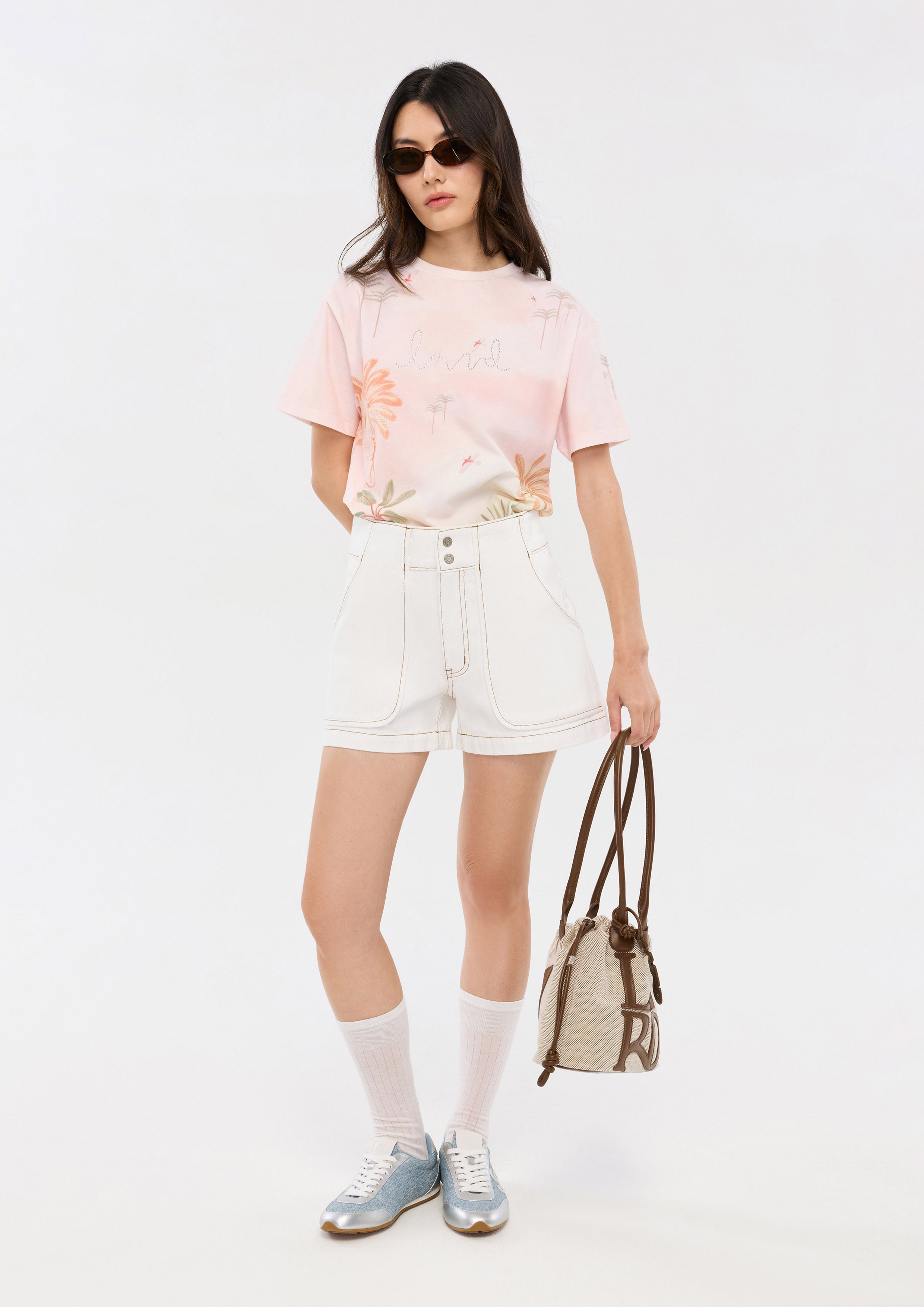 เสื้อยืดแขนสั้นพิมพ์ลายตกแต่งโลโก้คริสตัล คอลเลกชัน Oasis