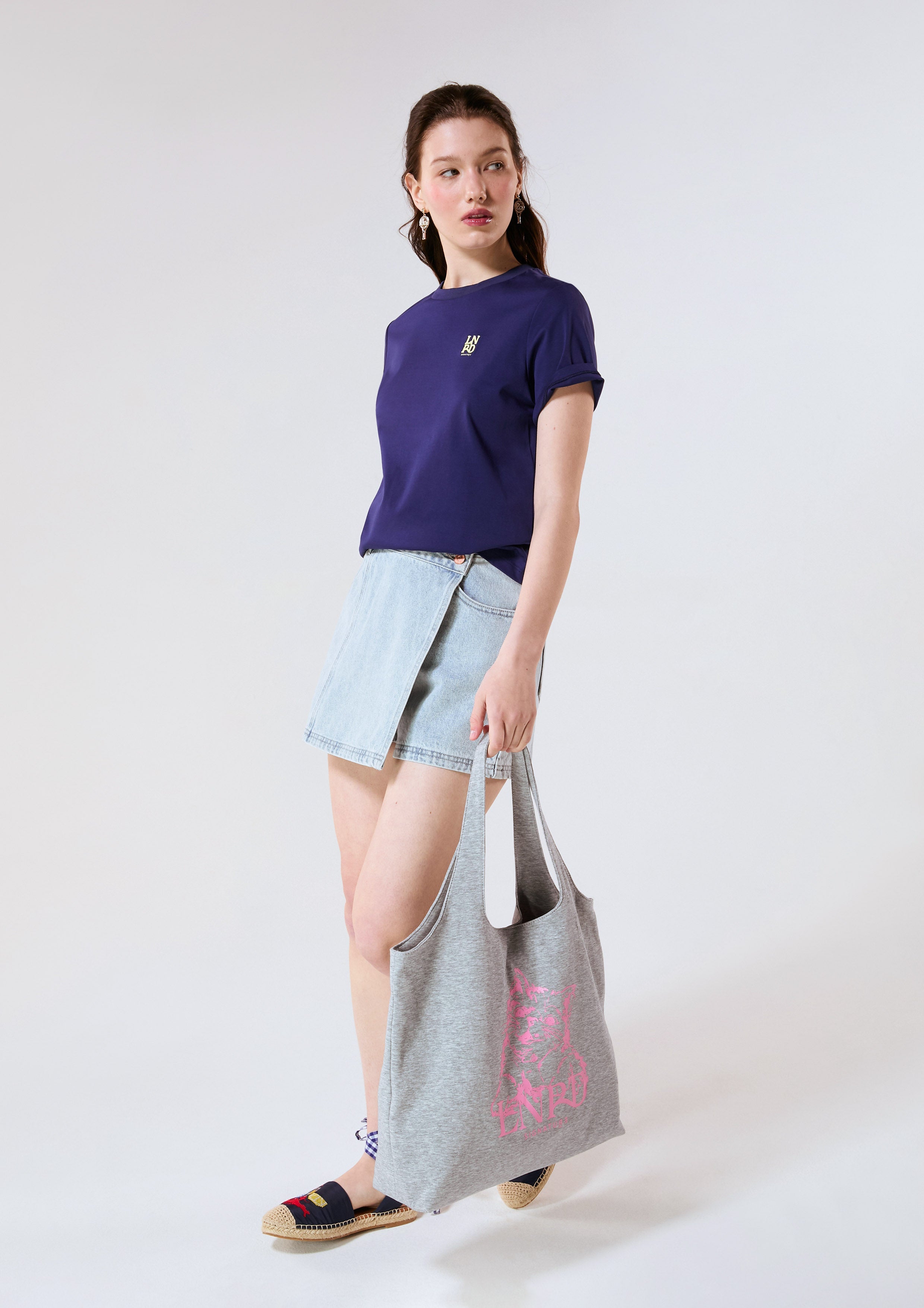 เสื้อยืดแขนสั้นปักโลโก้ คอลเลกชัน LNRD Signature
