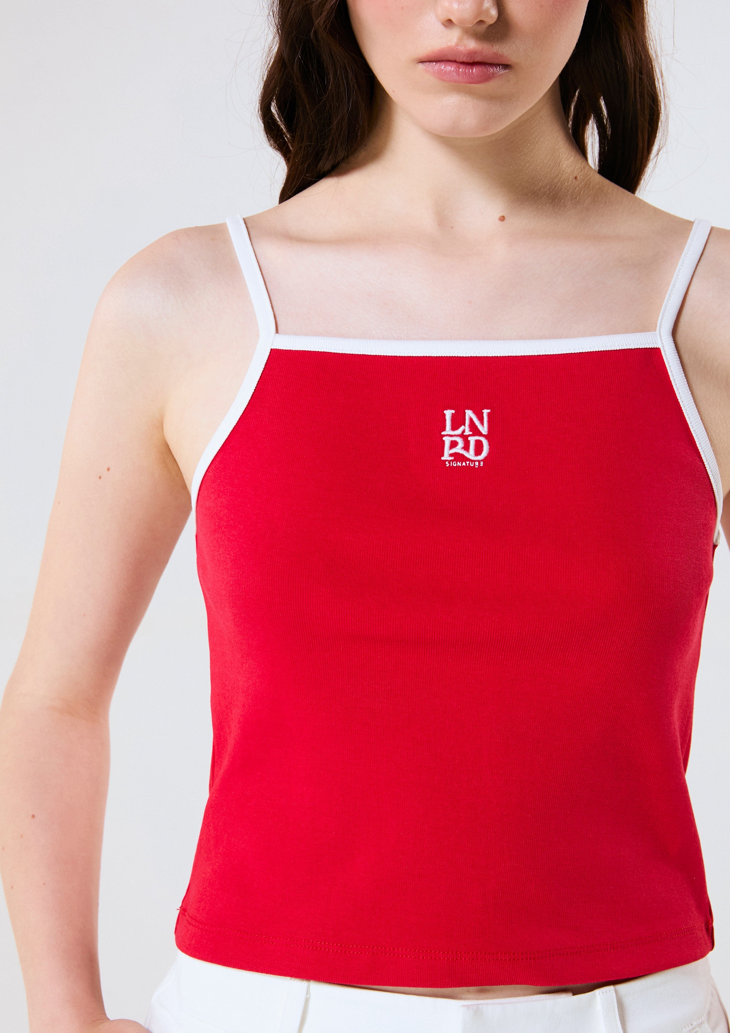 เสื้อสายเดี่ยวปักโลโก้ คอลเลกชัน LNRD Signature