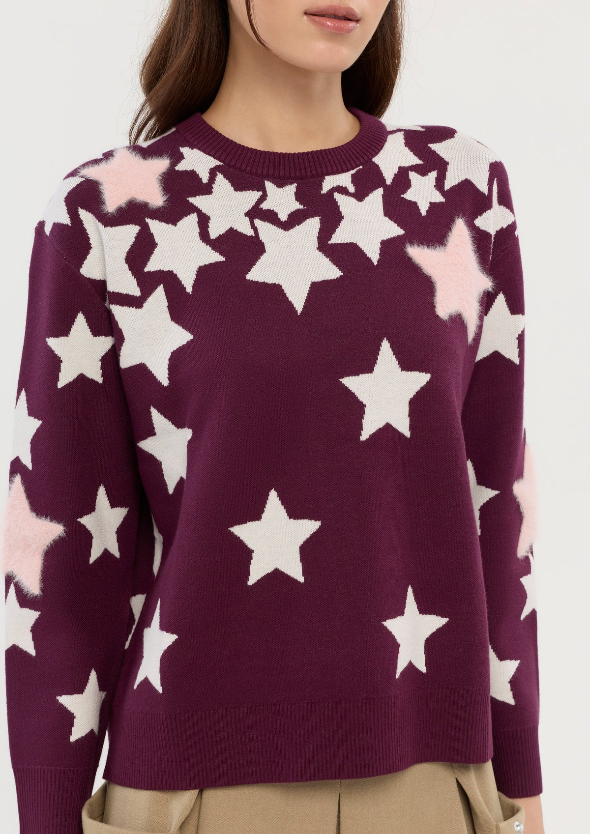 เสื้อนิตพูลโอวเวอร์แขนยาวแต่งลายดาวขนเฟอร์ คอลเลกชัน In Dream's Orbit