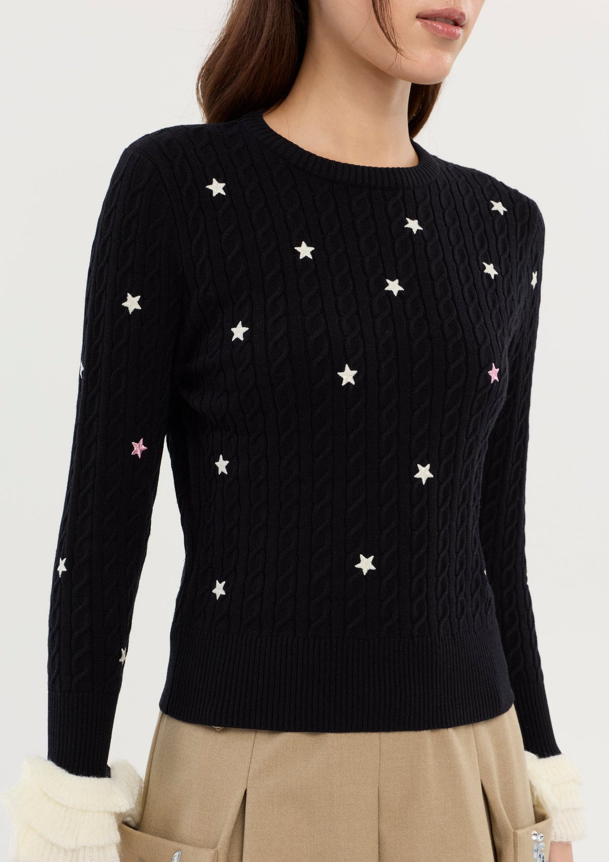 เสื้อนิตถักเคเบิลแต่งลายดาว คอลเลกชัน In Dream's Orbit