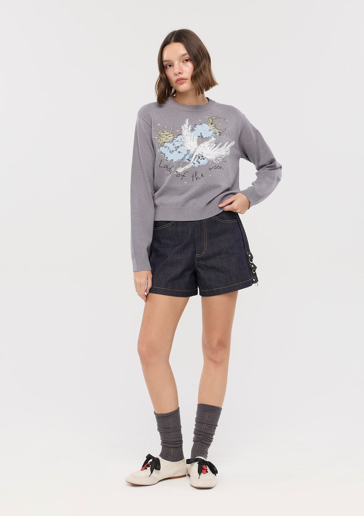 เสื้อพูลโอเวอร์ปักลาย คอลเลกชัน In Dream's Orbit