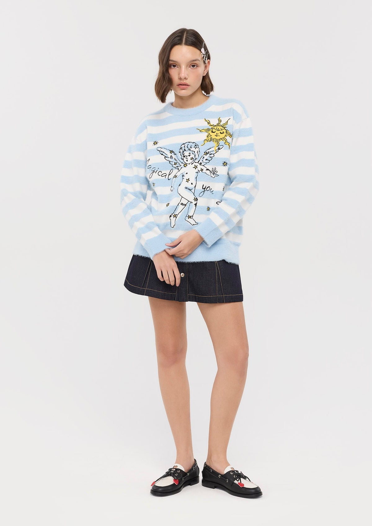 เสื้อพูลโอเวอร์ขนฟูแขนยาวลายทางปักลาย คอลเลกชัน In Dream's Orbit