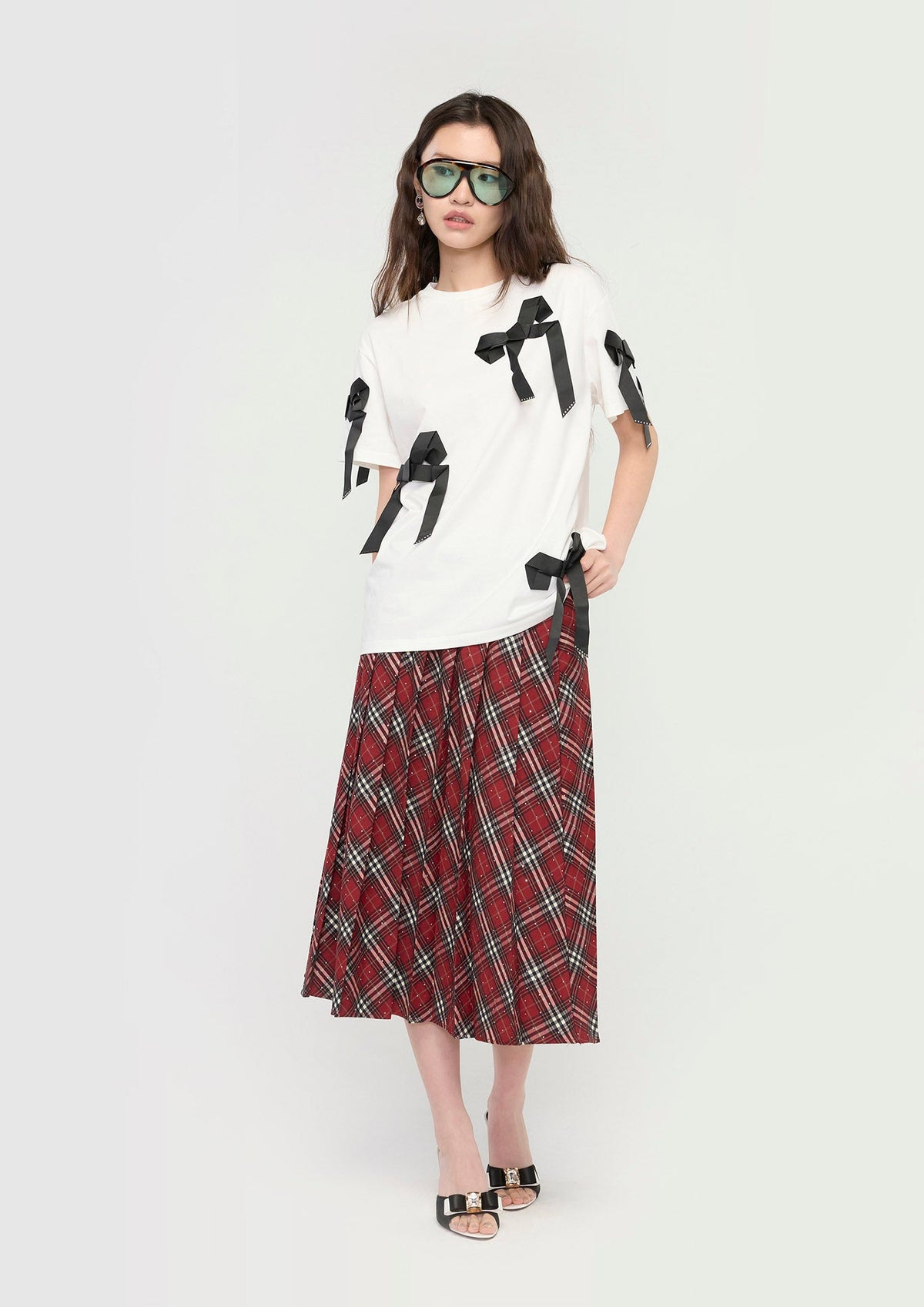 เสื้อยืดทรงหลวมแต่งโบสีตัด คอลเลกชัน The Winking Star