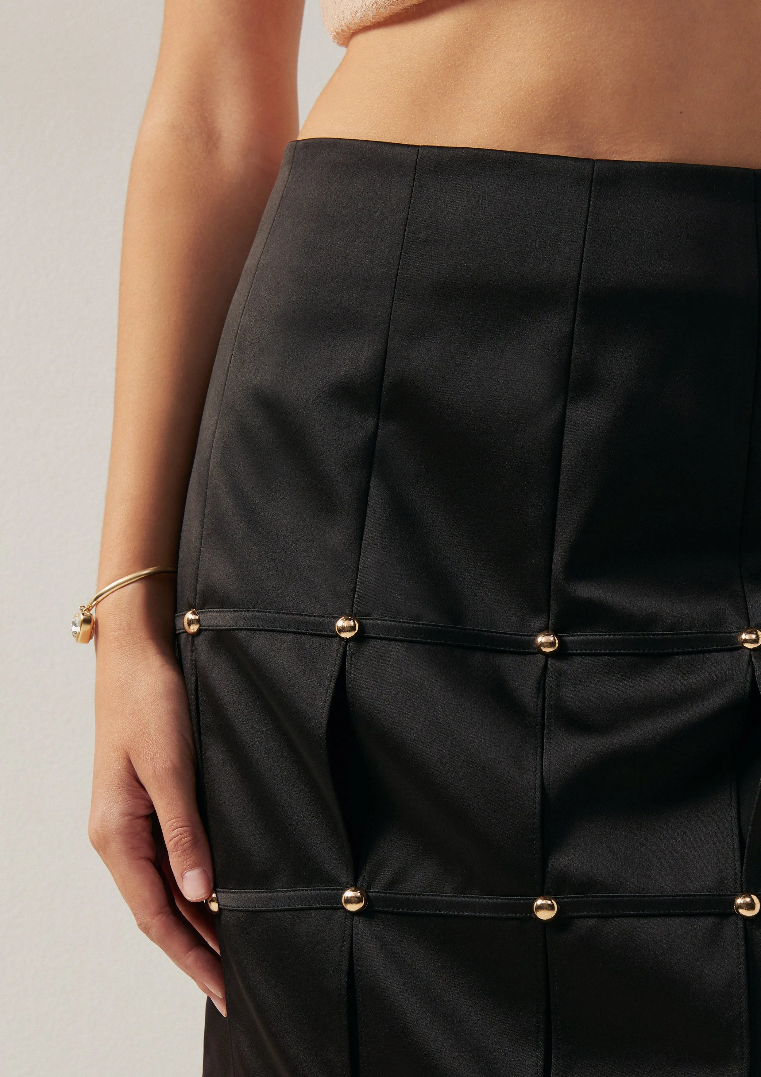 Metallic Studs Pleated Midi Pencil Skirt