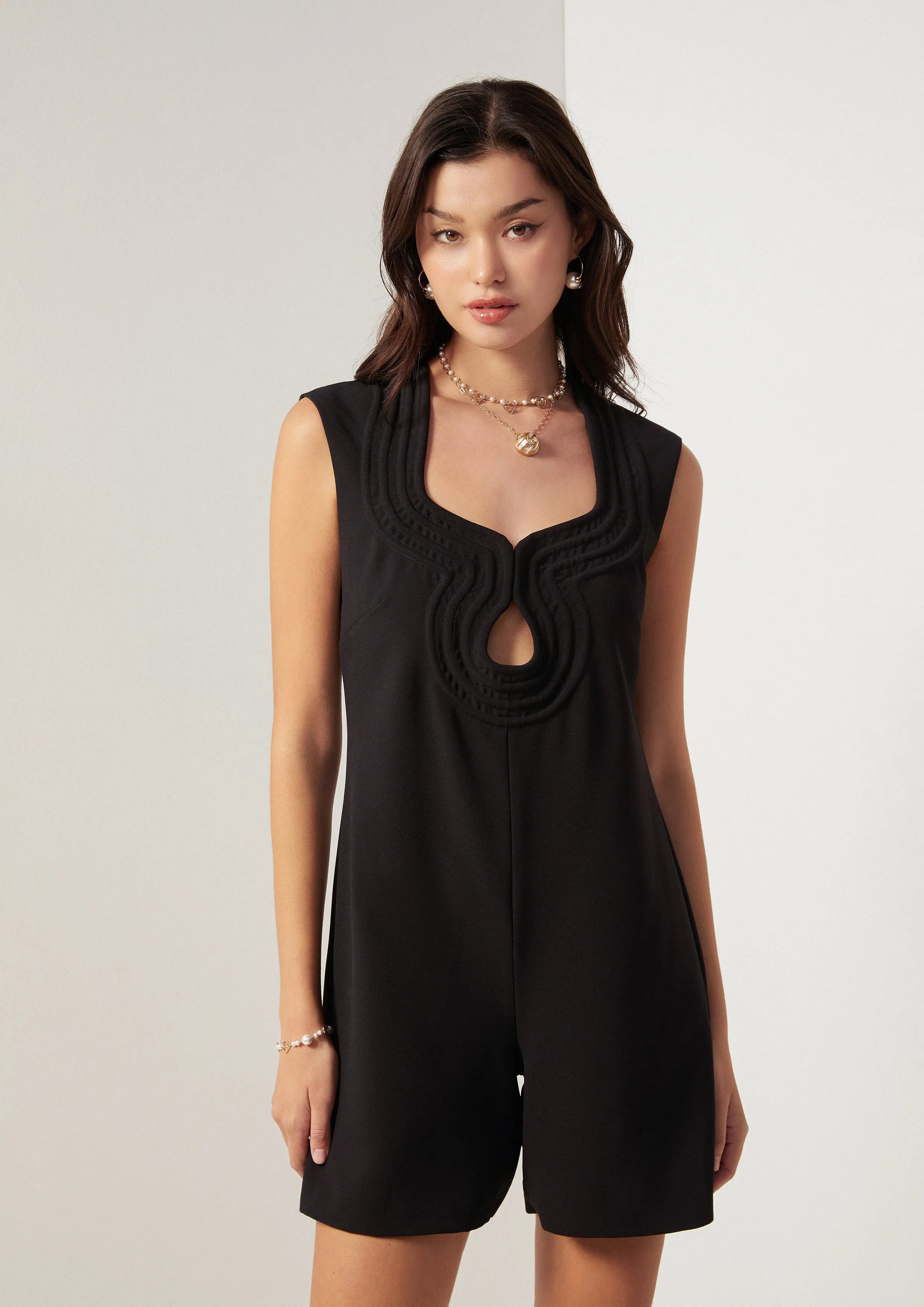 Curvy Line Sleeveless Romper