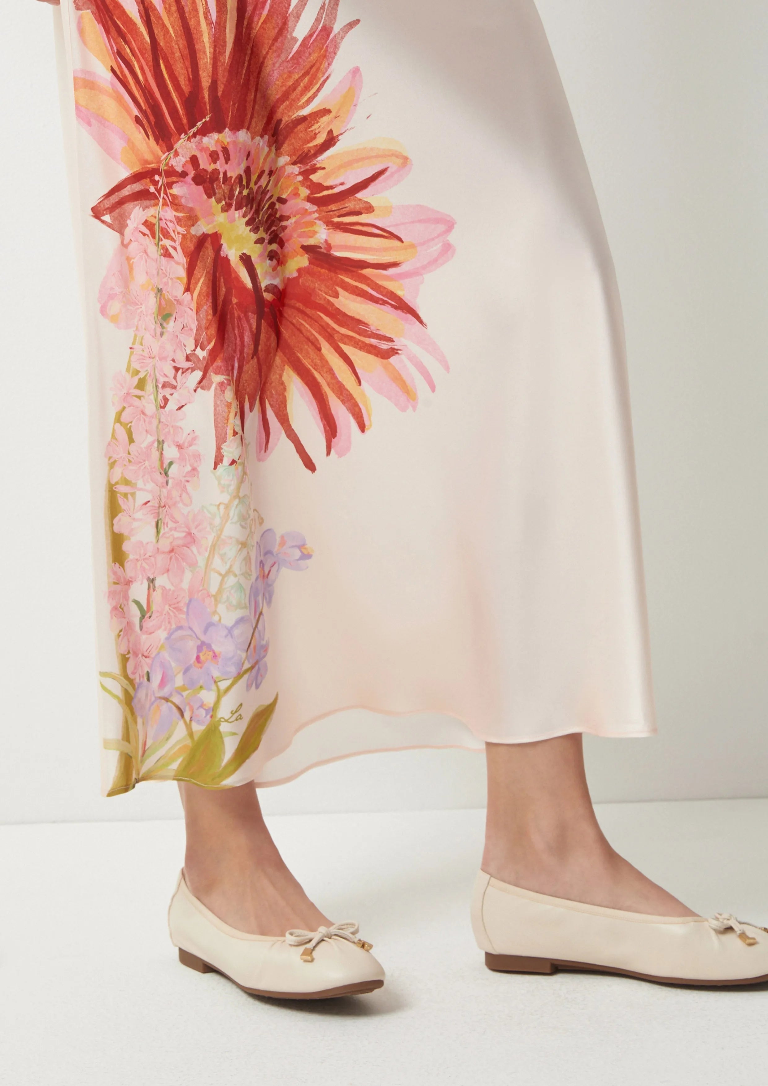 Gerbera Maxi Shift Skirt Dew-kissed Meadows