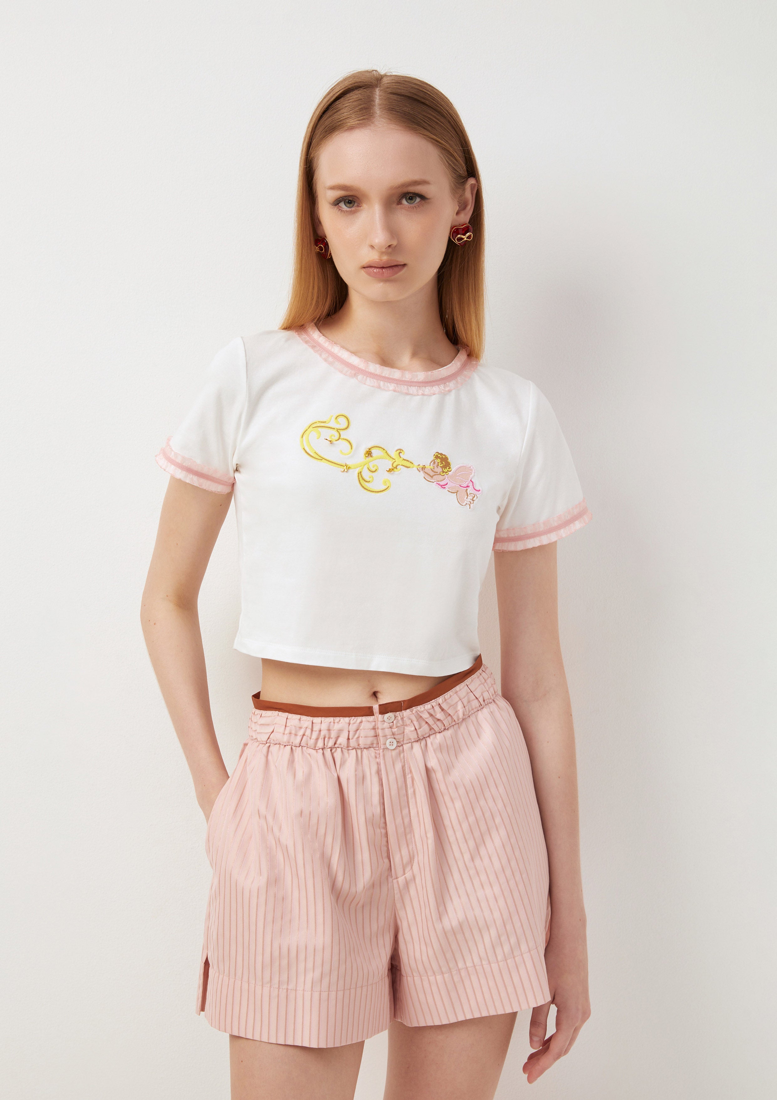 เสื้อครอป ทรงริงเกอร์ แต่งขอบระบาย ลายเครูบ