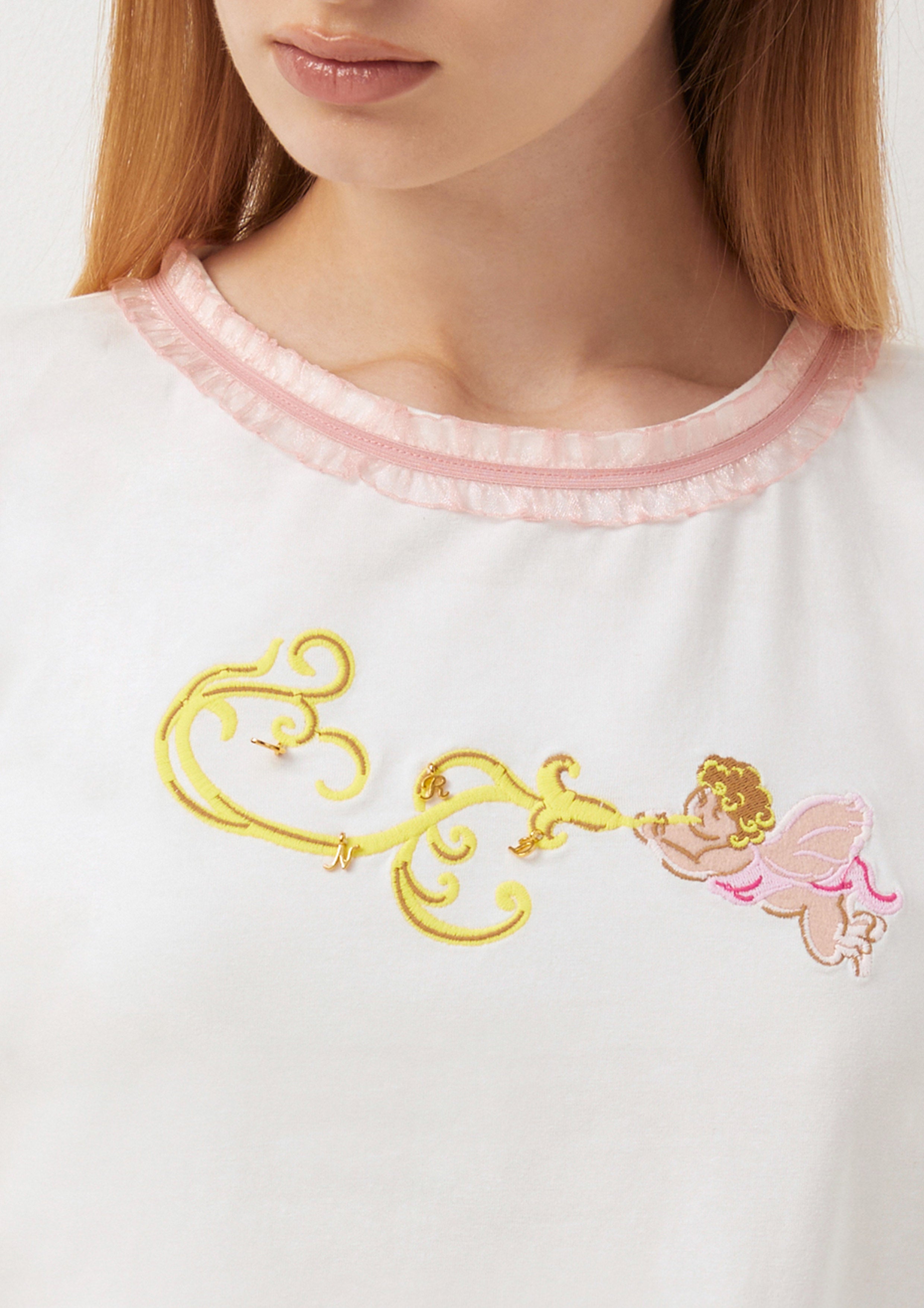 เสื้อครอป ทรงริงเกอร์ แต่งขอบระบาย ลายเครูบ