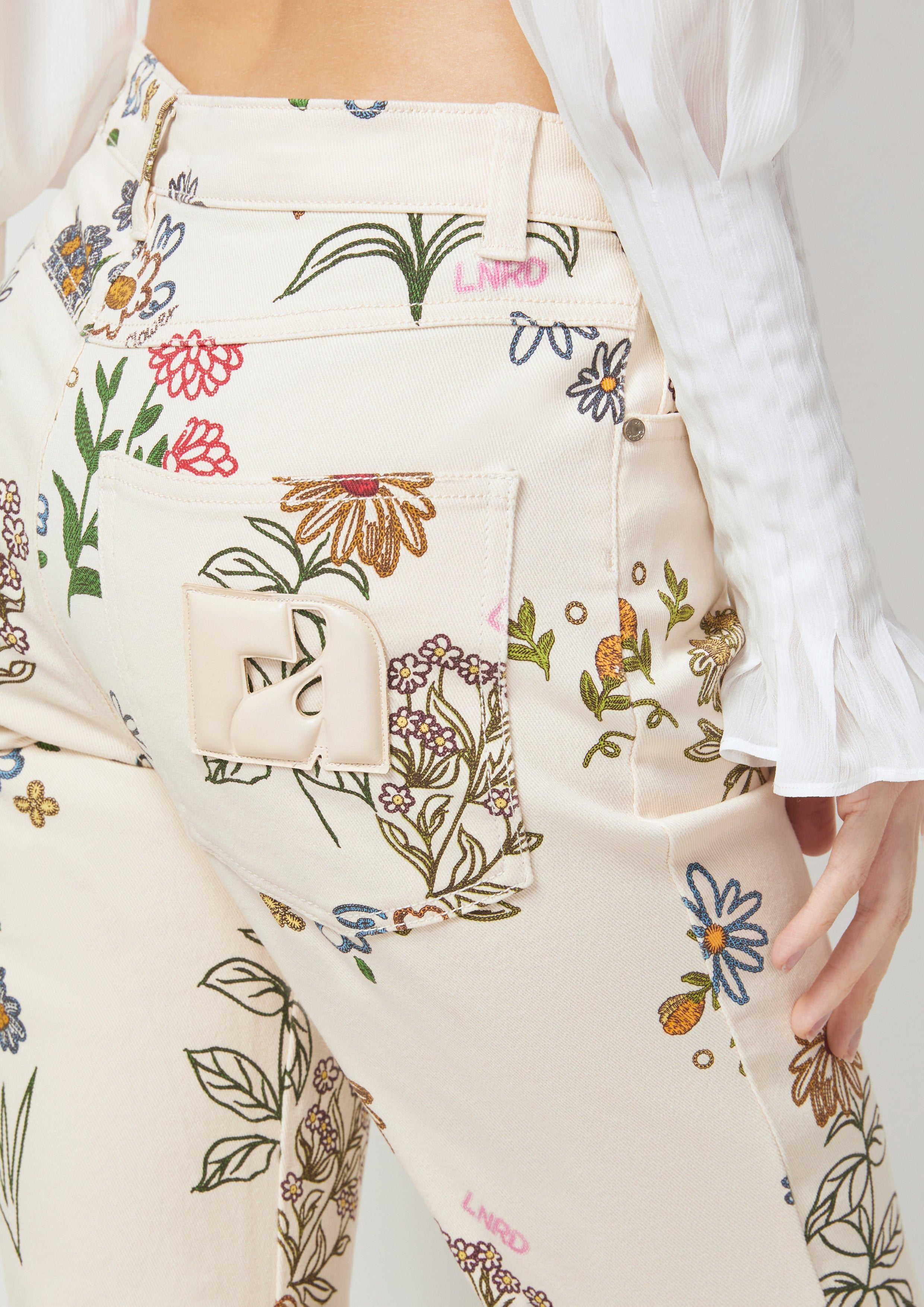 กางเกง เดนิมยีนส์ ทรงเข้ารูป ลายดอกไม้ Flower Field