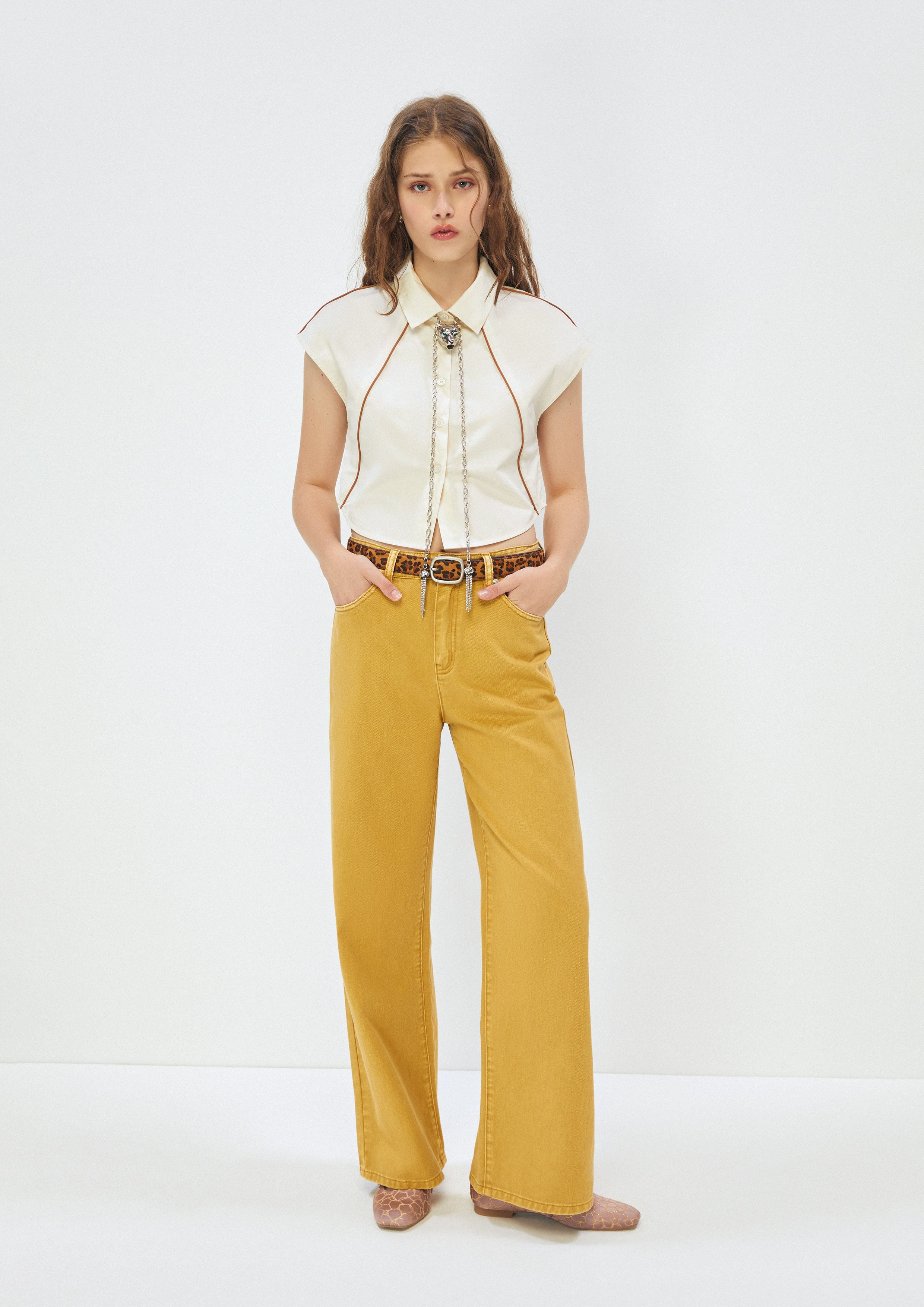 Pants With Leopard Buckle Safari Vibes