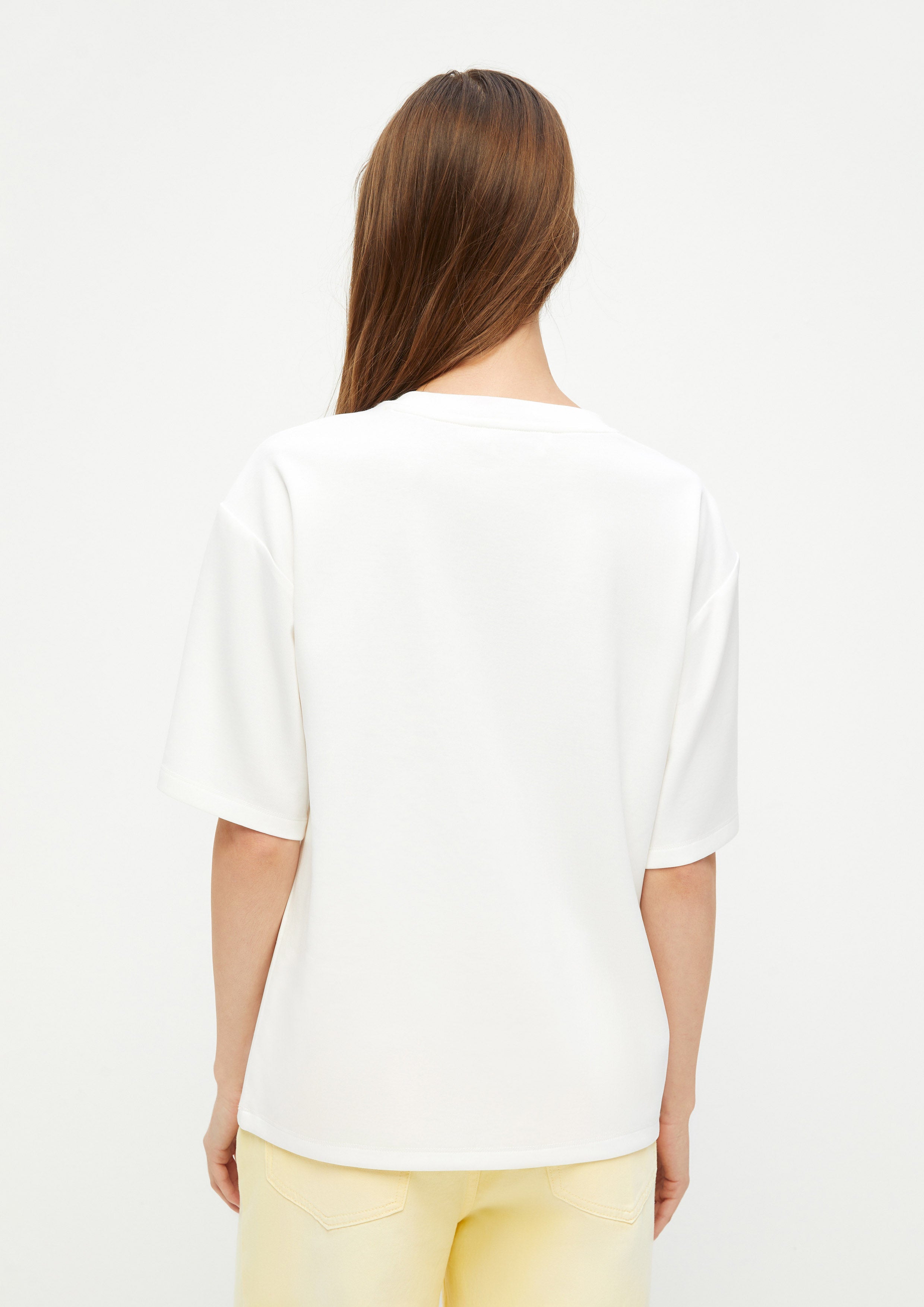เสื้อยืดโอเวอร์ไซส์แขนสั้นพิมพ์ลาย