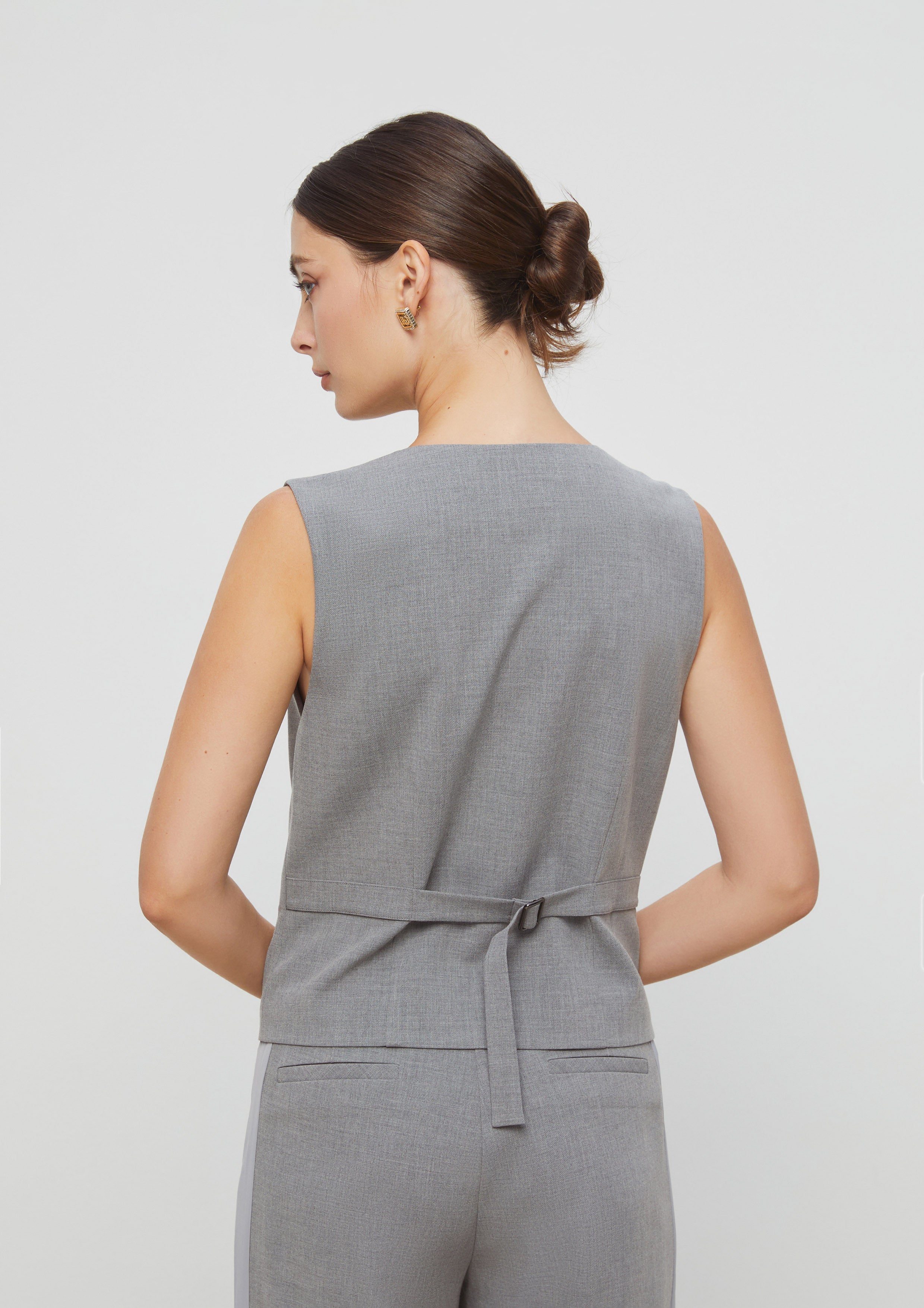 Button Vest With Mouth Embroidery Echo