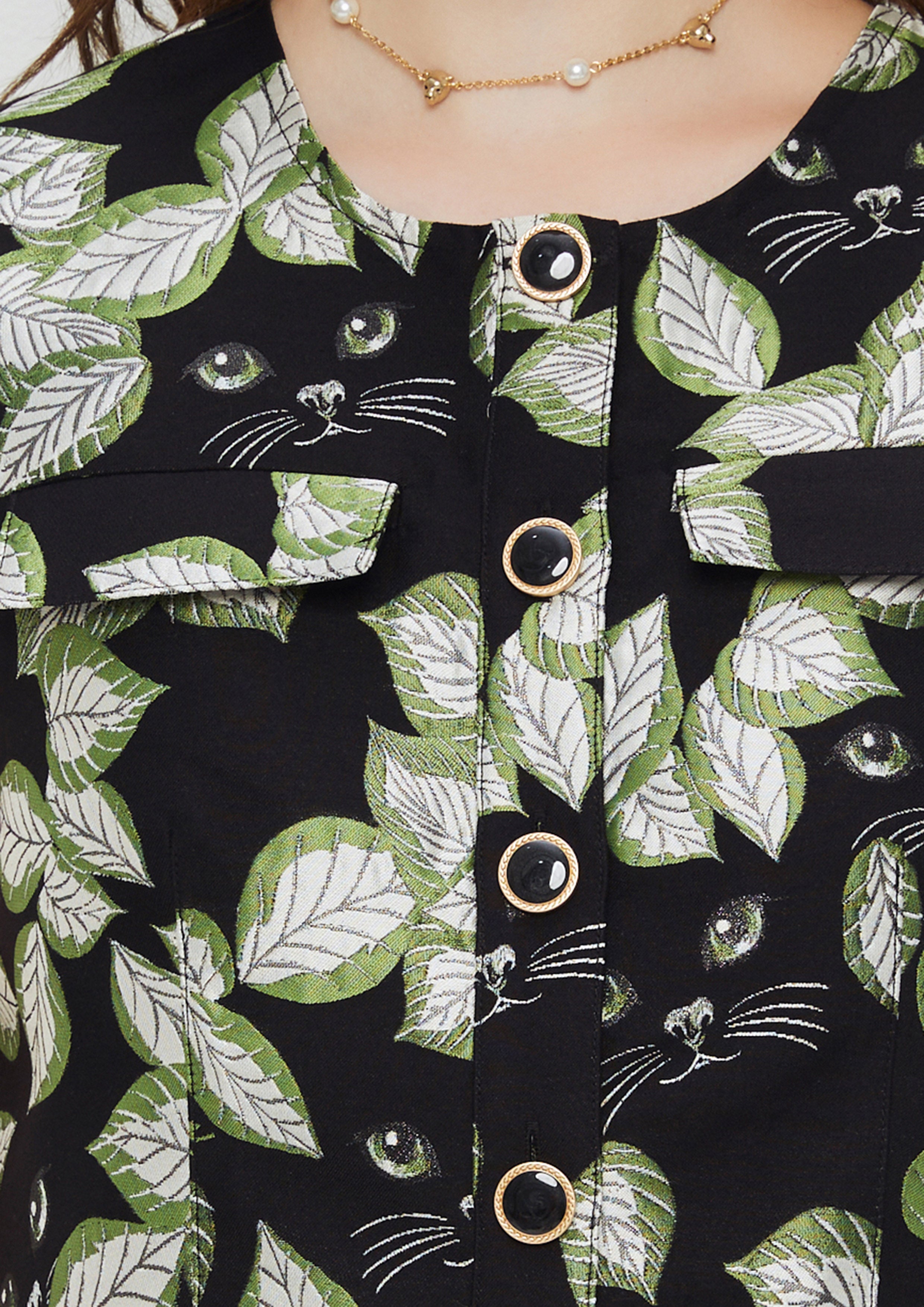 เสื้อครอปพิมพ์ลายใบไม้ คอลเลกชัน The Eyes of Jungle