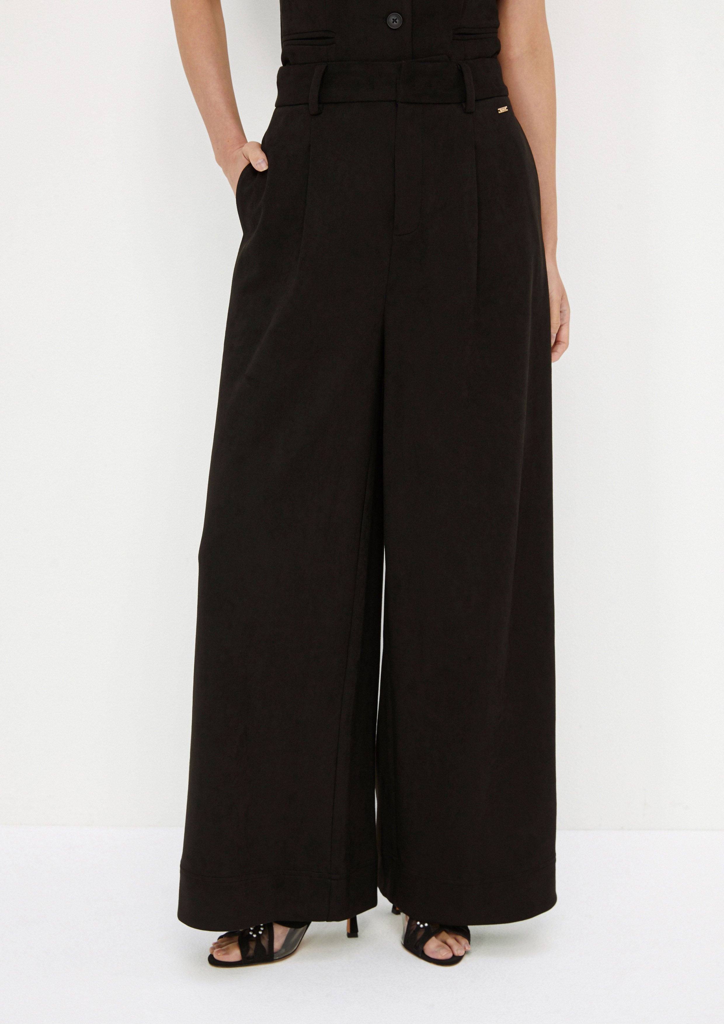 Pleated Wide Leg Pants Drowning In Love