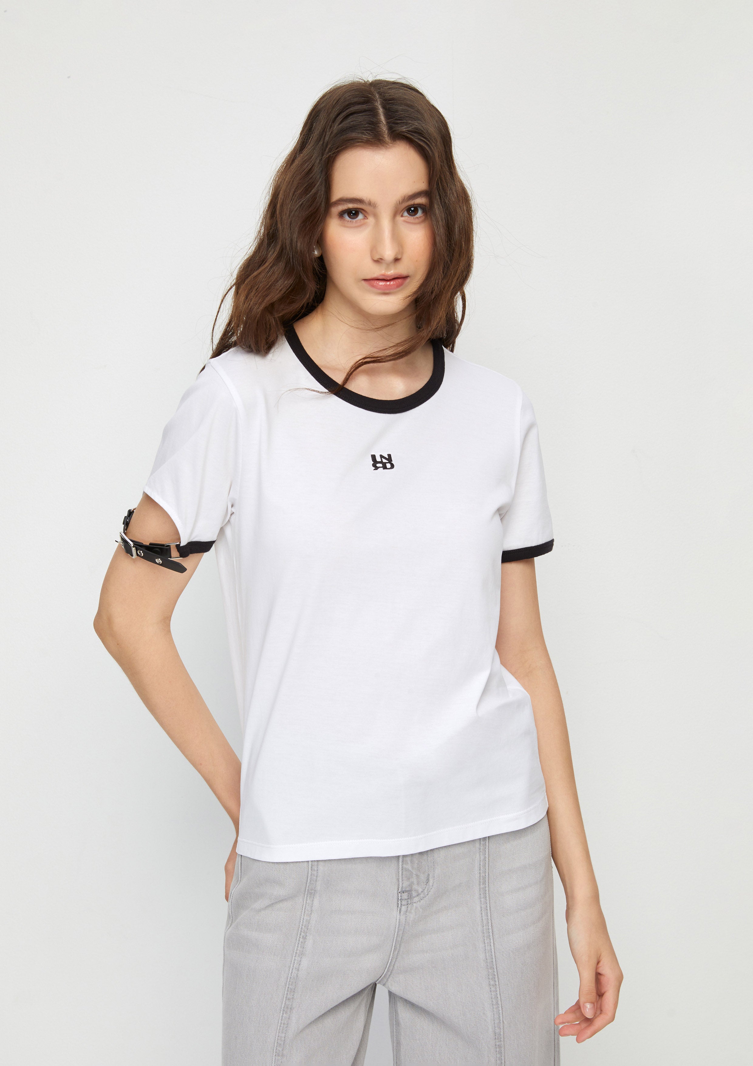 เสื้อยืดแขนเสื้อแต่งสายเข็มขัด คอลเลกชัน Twilight Odyssey