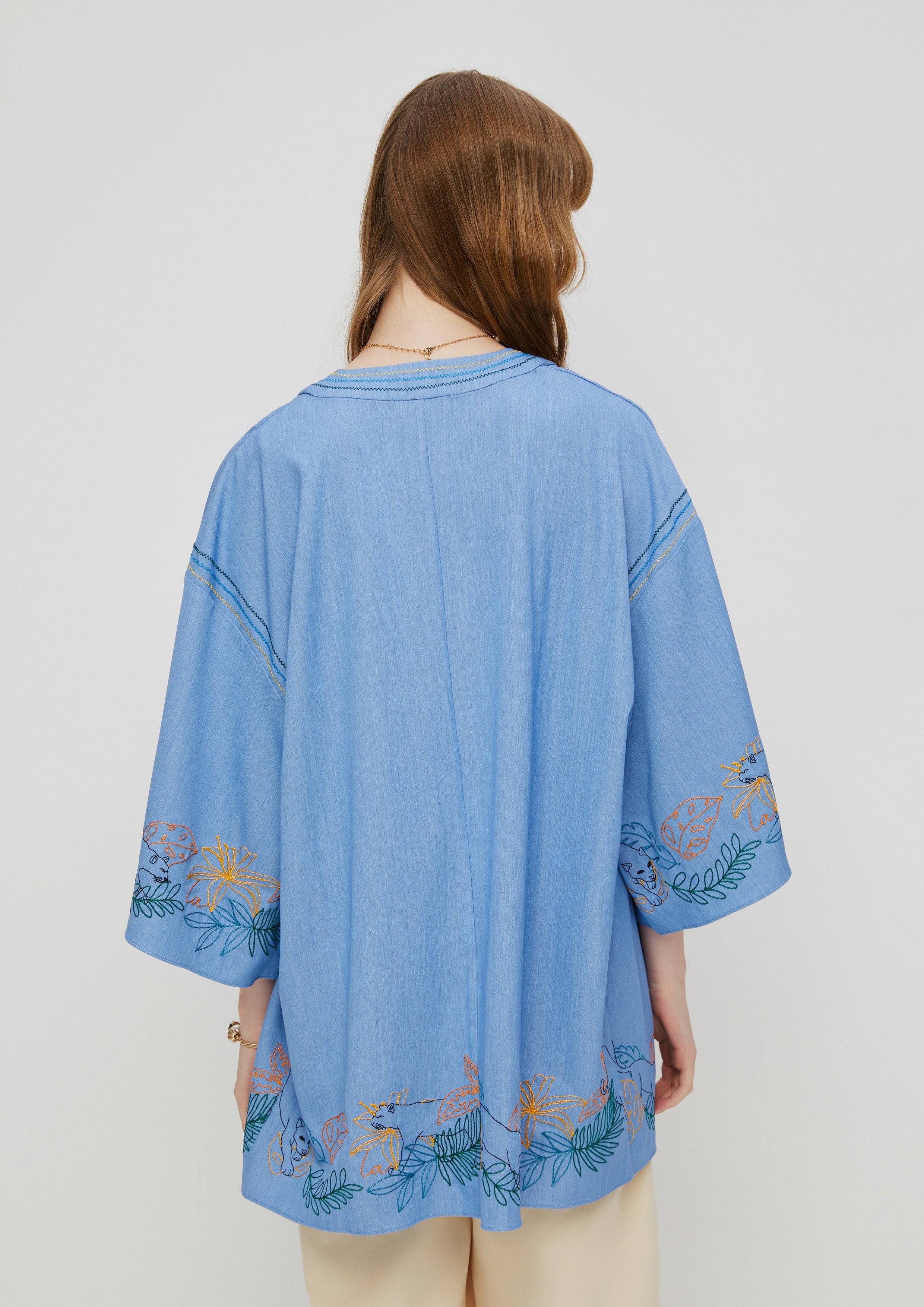 เสื้อคลุมปักลายดอกไม้ คอลเลกชัน Enchaned Forest