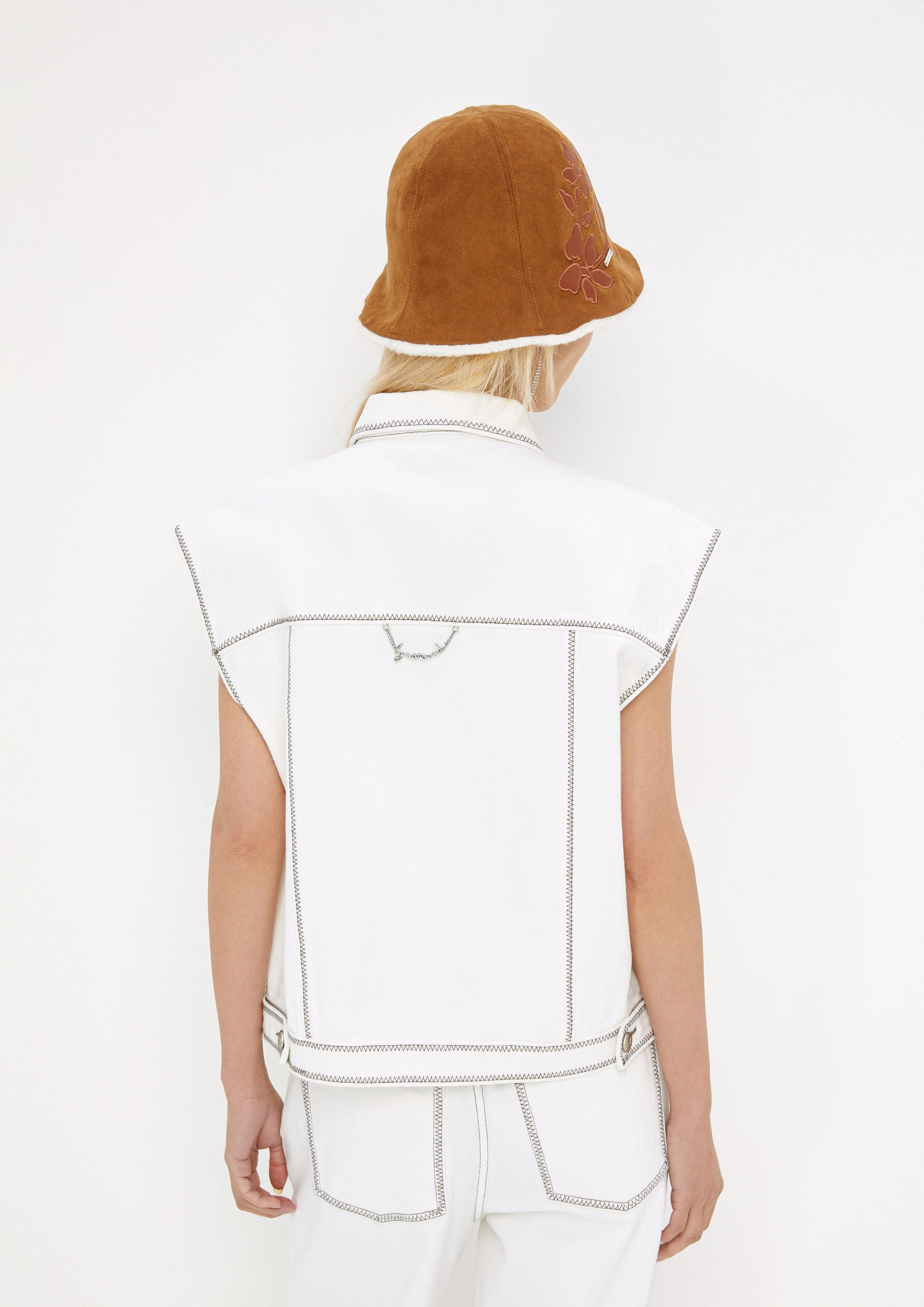 Contrast Stitching Sleeveless Vest Mist Through The Pine