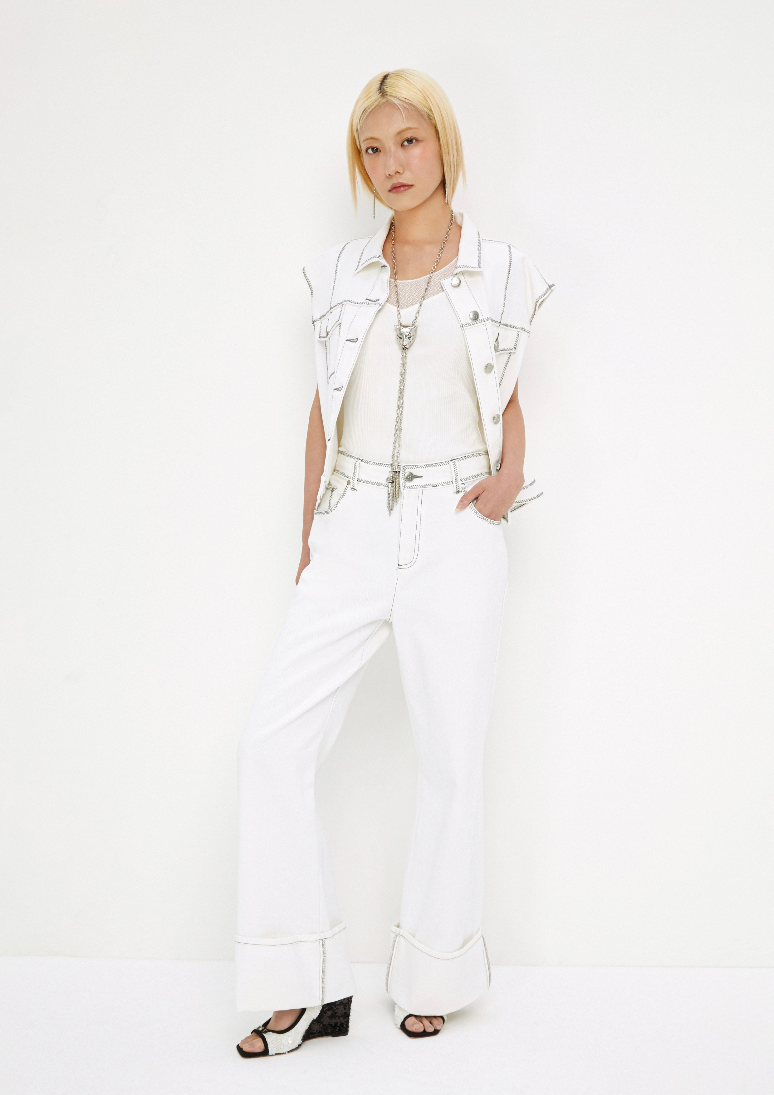Contrast Stitching Sleeveless Vest Mist Through The Pine