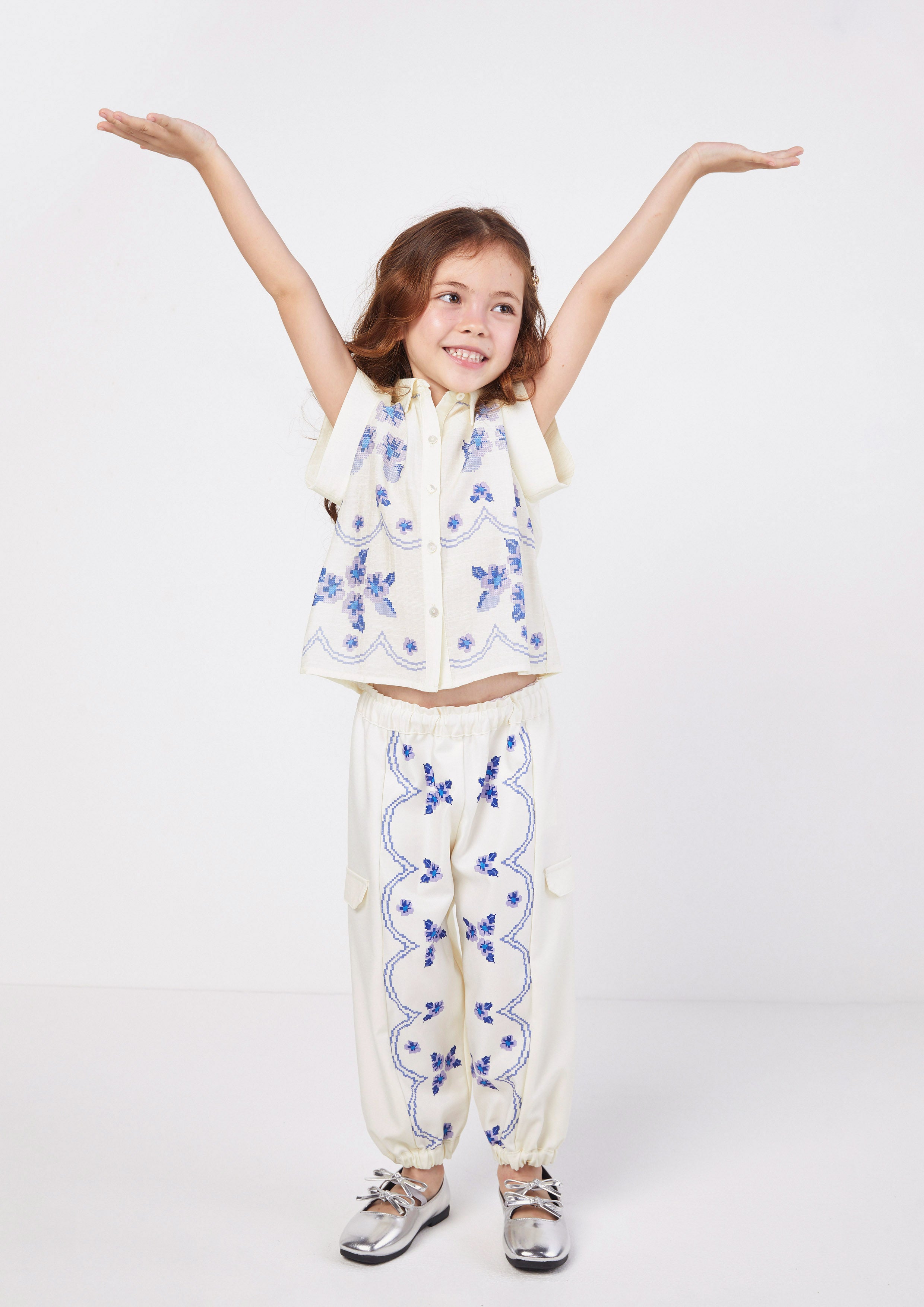 เสื้อ ปักลายดอกไม้ สำหรับเด็กผู้หญิง Scandi Folk Art
