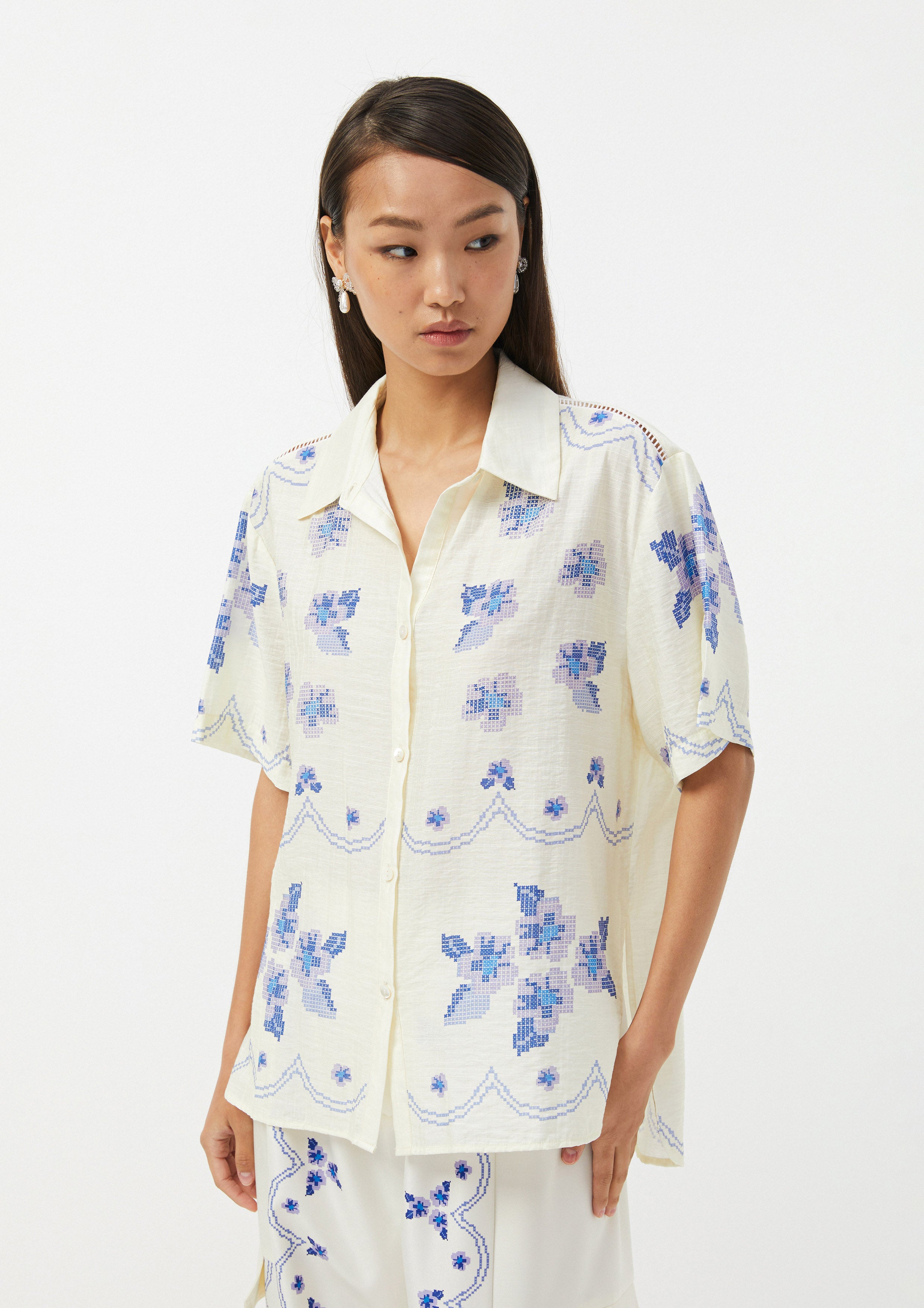 เสื้อเชิ้ต แขนสั้น ปักลายดอกไม้ Scandi Folk Art