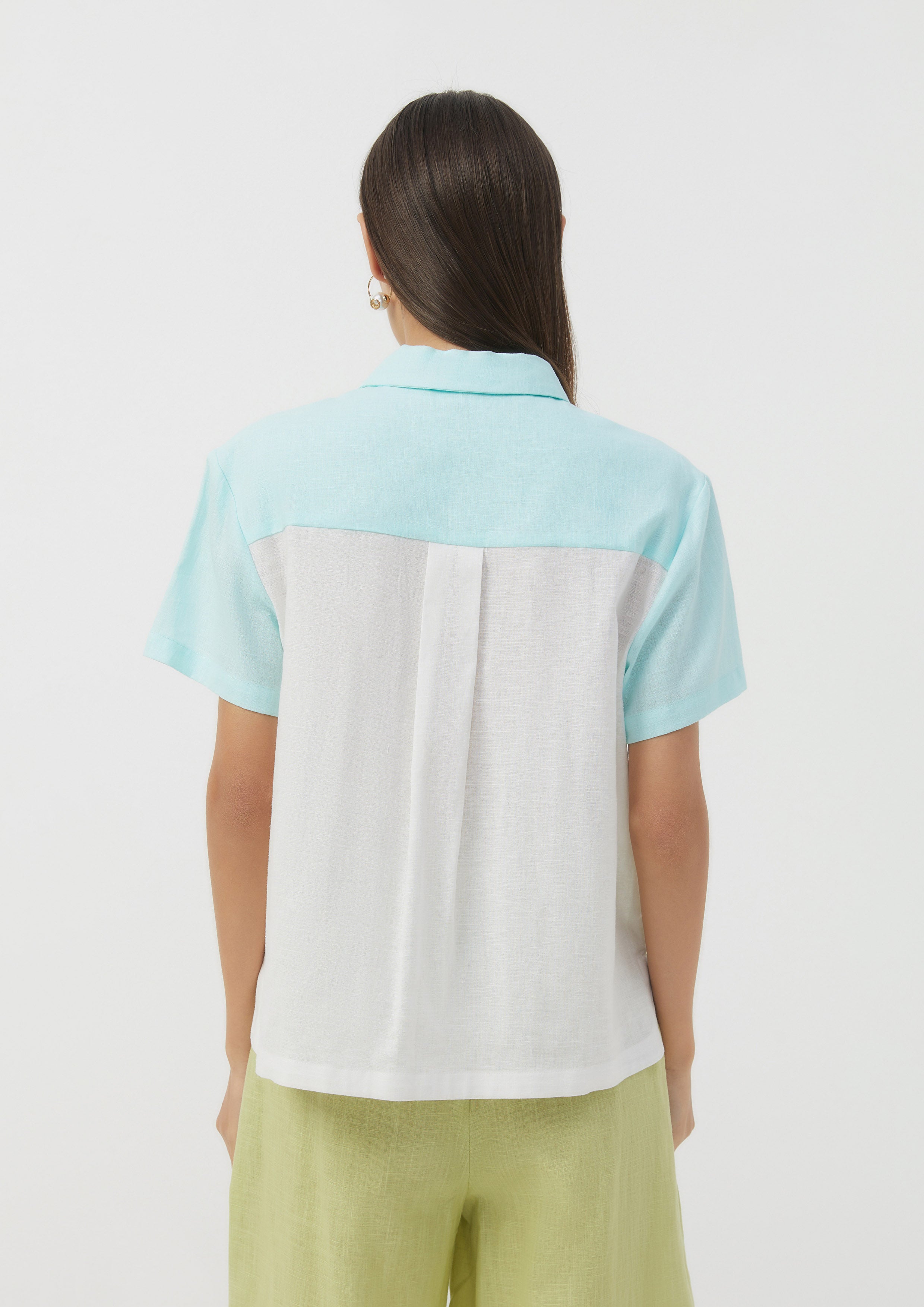 เสื้อเชิ้ต แขนสั้น พิมพ์ลายปักนกและดาว Ember Mirage