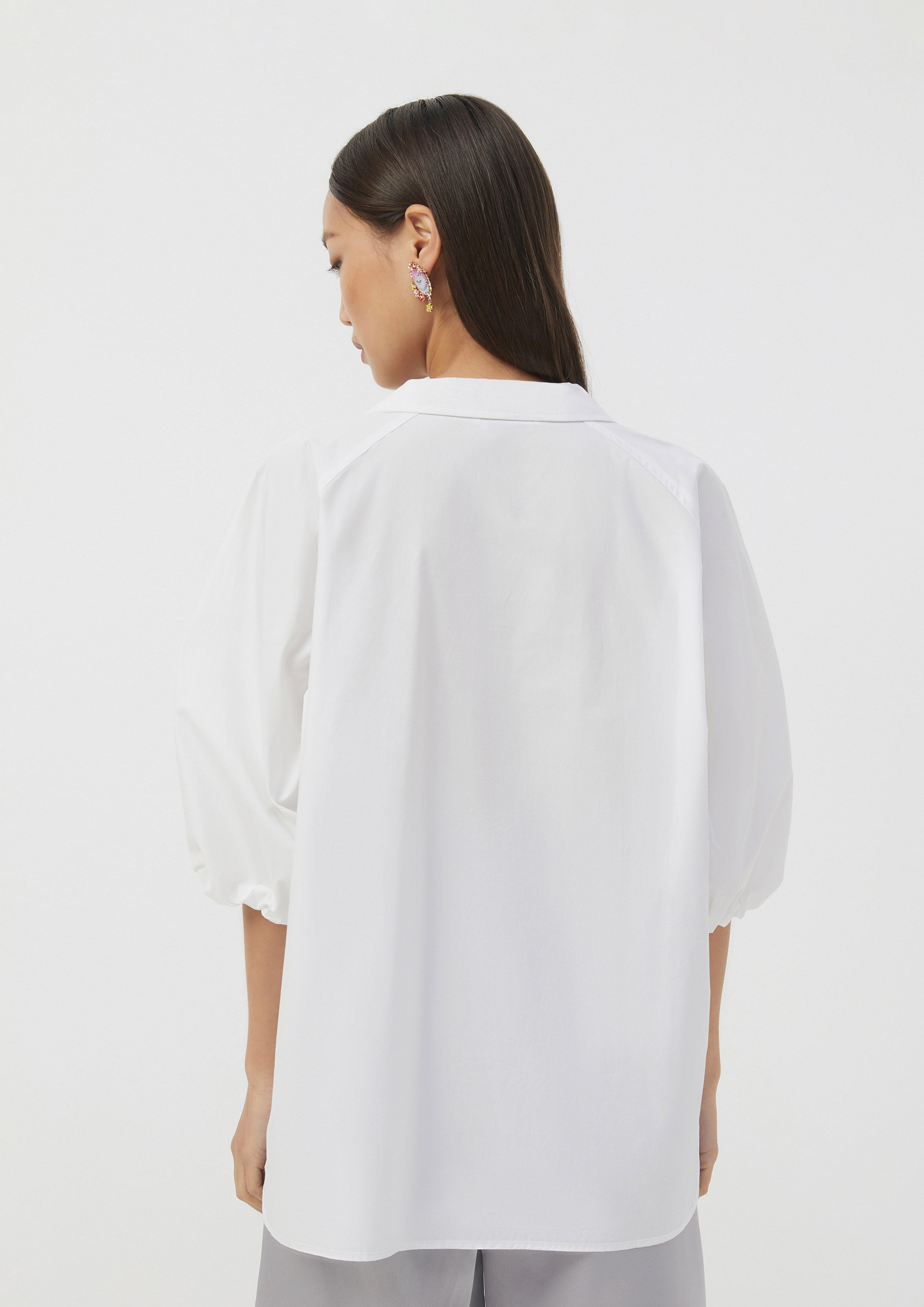 เสื้อเบลาส์ แขนพอง คอวี Ember Mirage