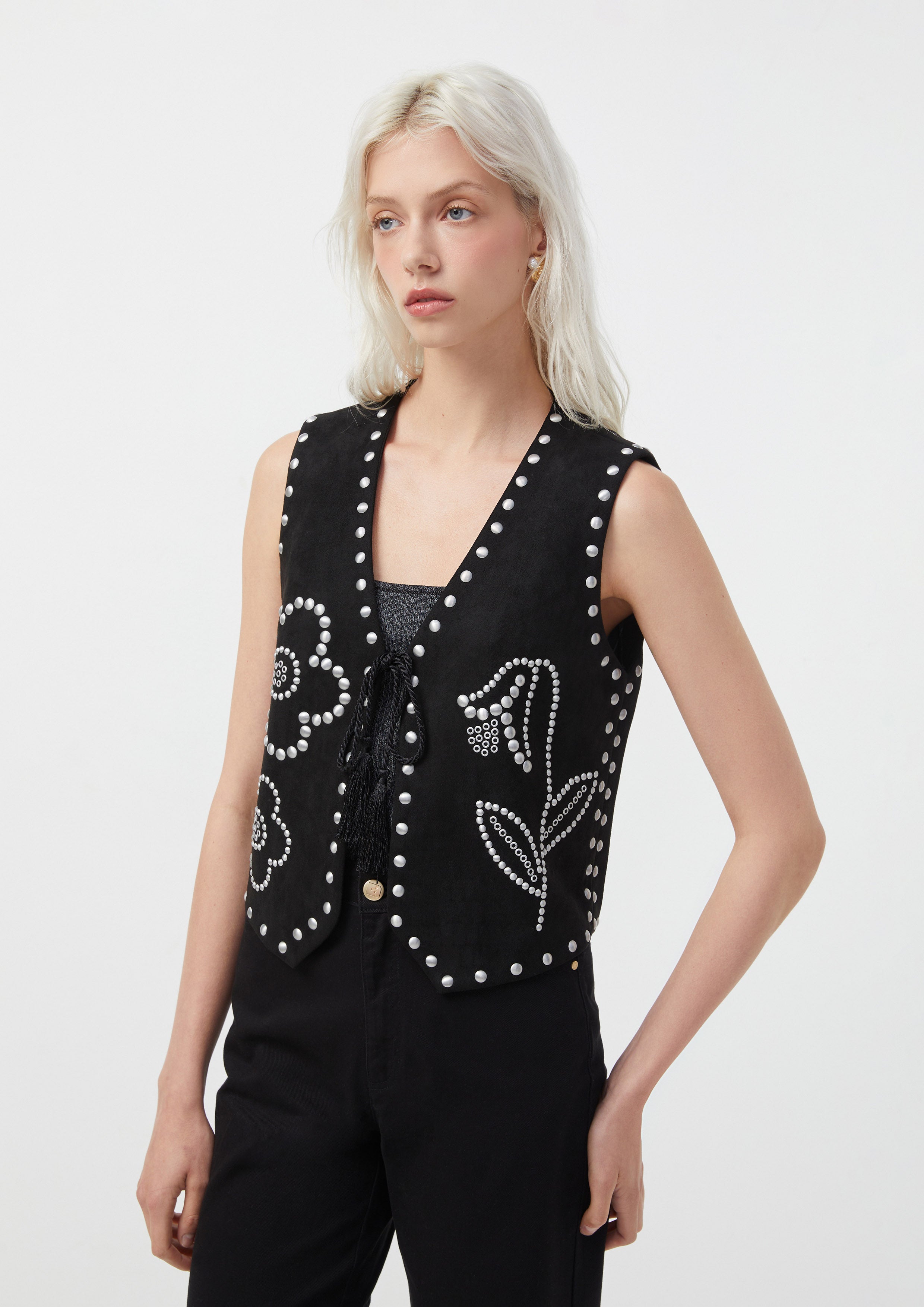 เสื้อกั๊ก ทรงเข้ารูป ประดับหมุด ลายดอกไม้ Margot's Summer Field