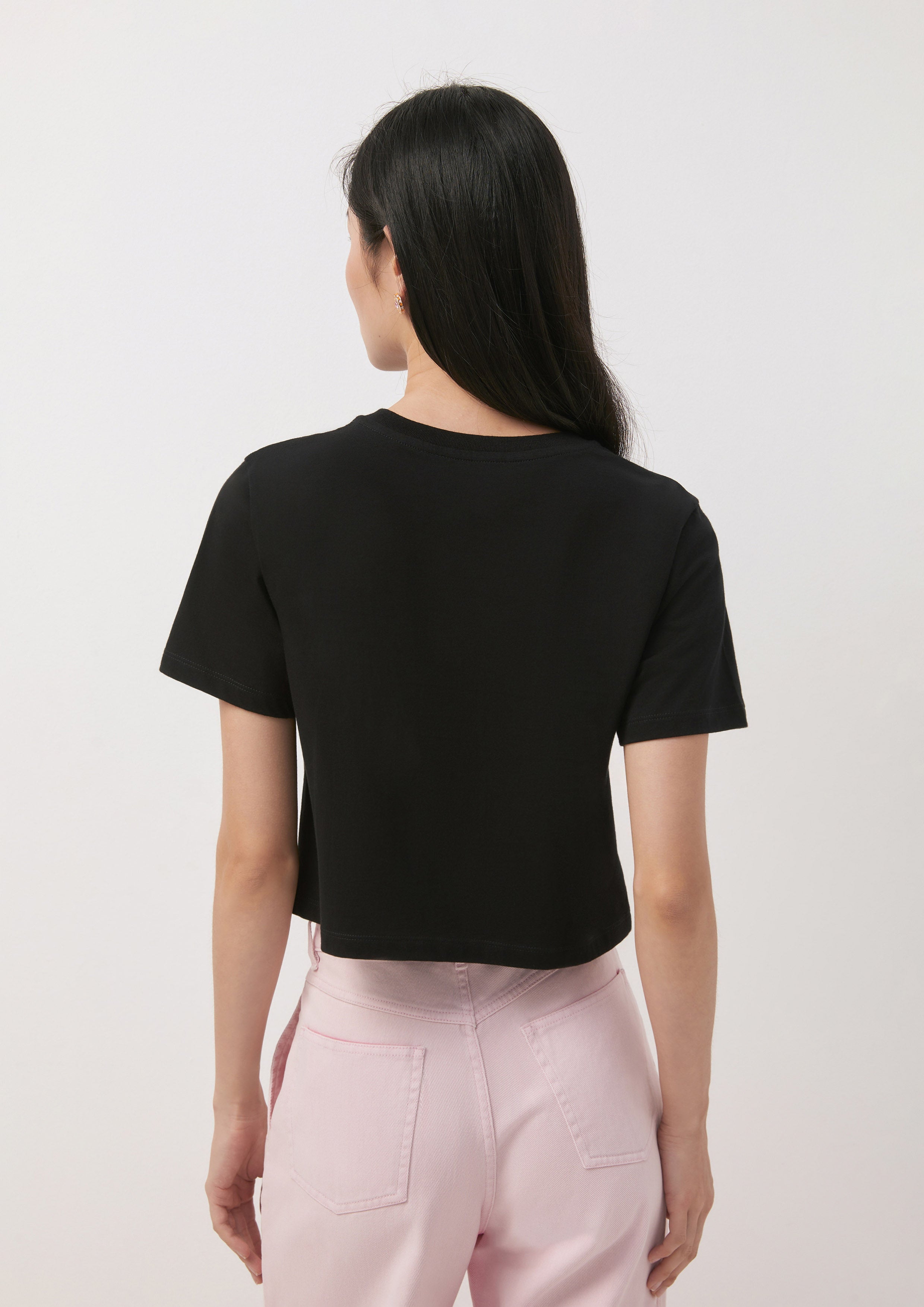 เสื้อยืด ทรงครอป ลายดอกกุหลาบไฟ Dreaming Damsels