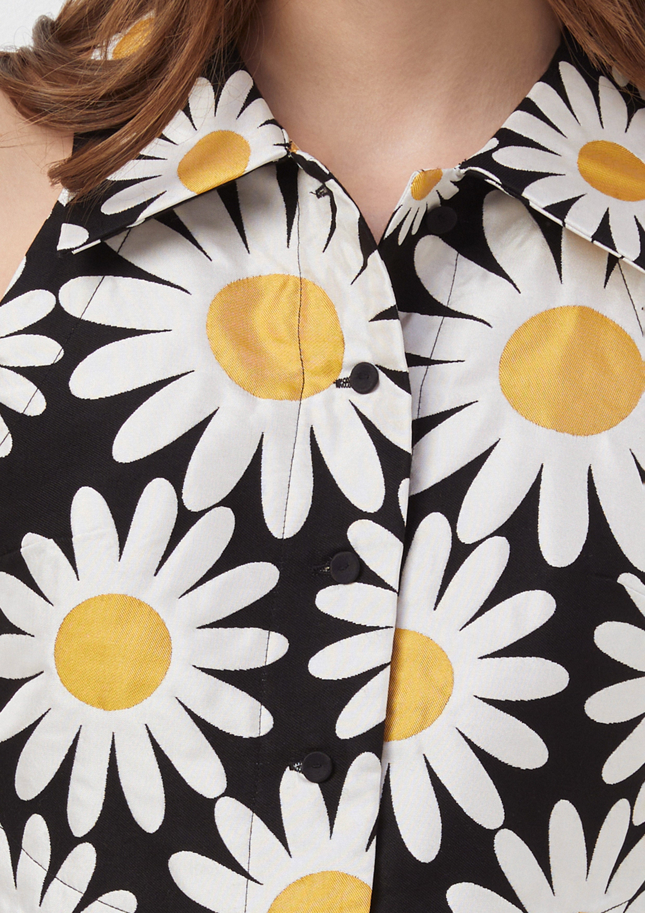 เสื้อครอป แขนกุด ลายดอกเดซี่ Oopsie Daisy
