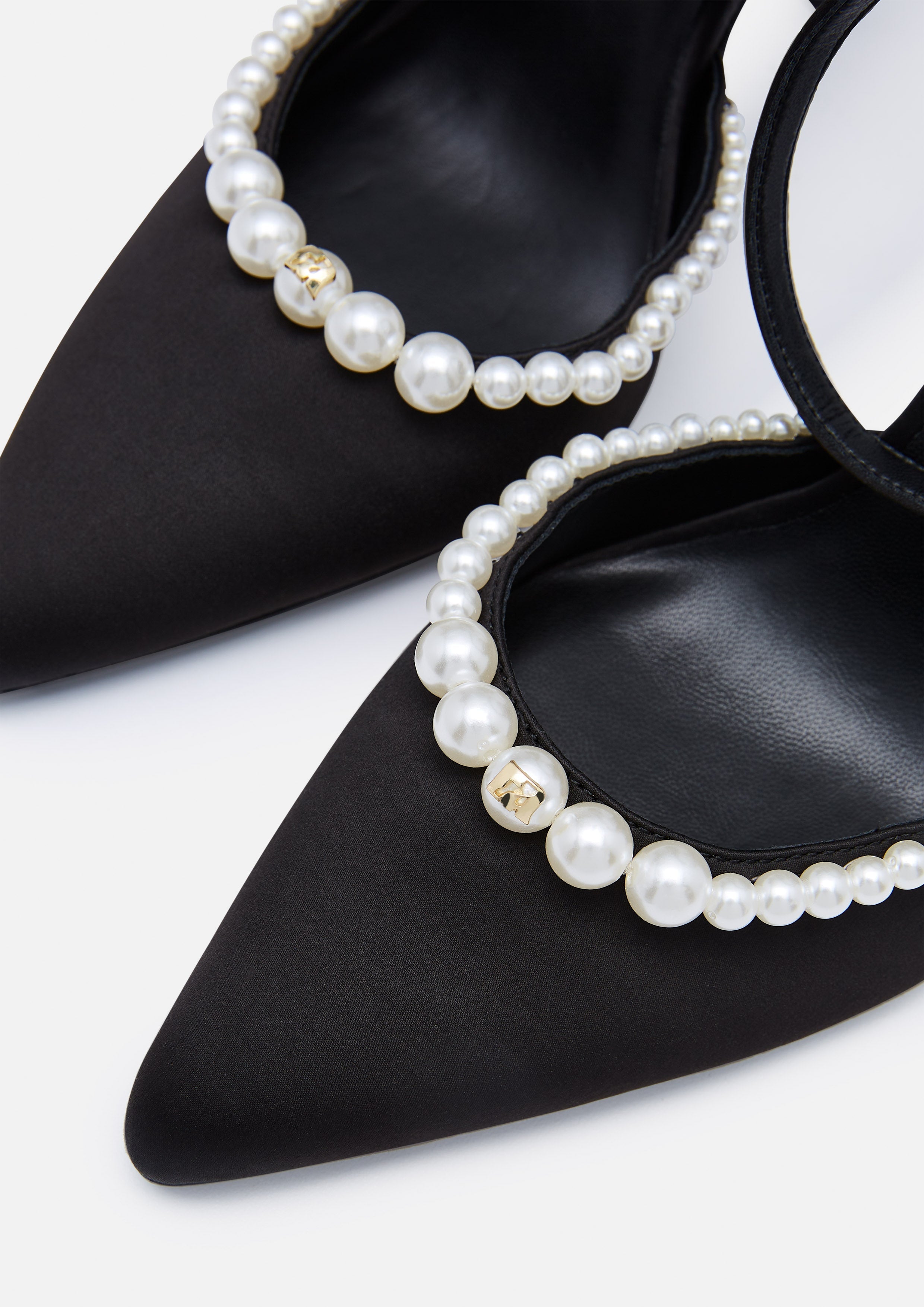 Julietta Pumps