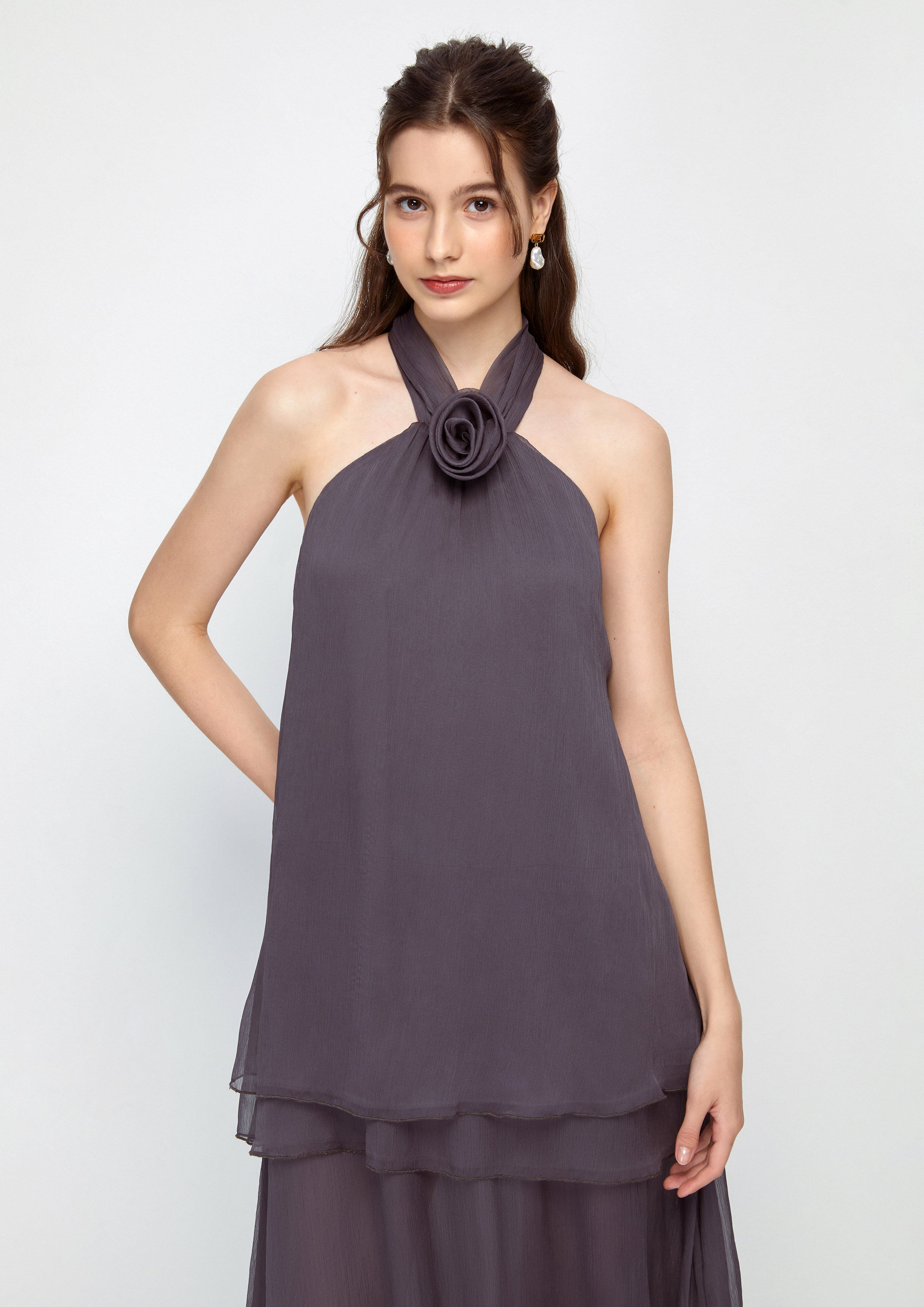 เดรสคล้องคอผ้าเชียร์กระโปรงระบายต่อชั้น คอลเลกชัน BOND to BE