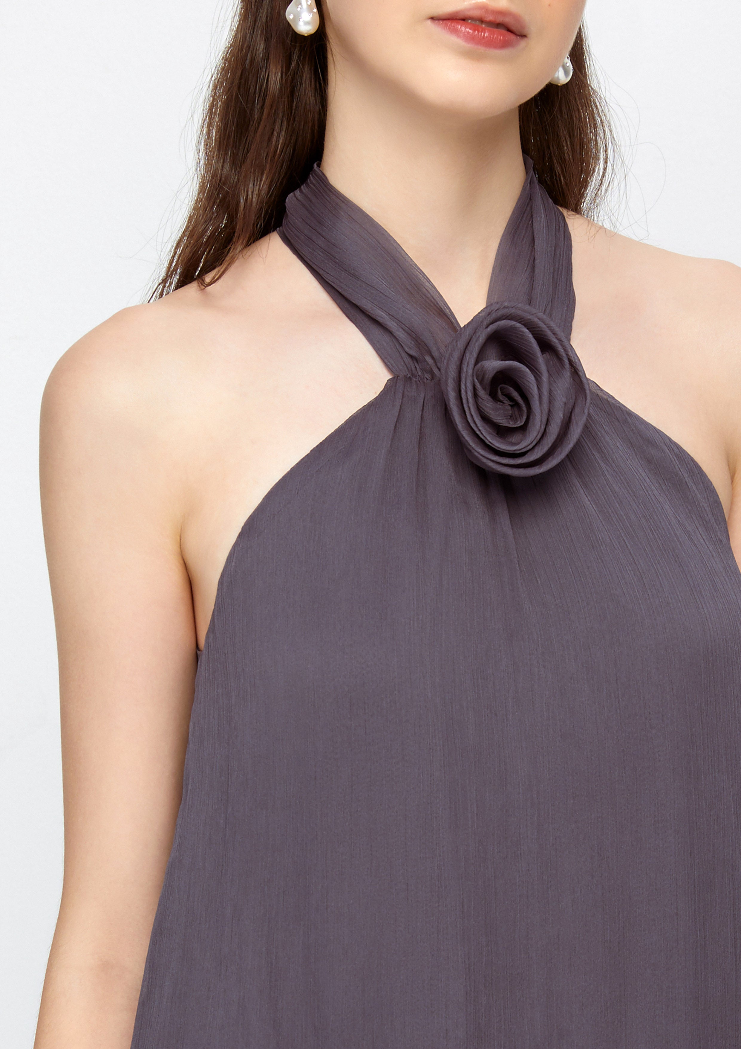 เดรสคล้องคอผ้าเชียร์กระโปรงระบายต่อชั้น คอลเลกชัน BOND to BE